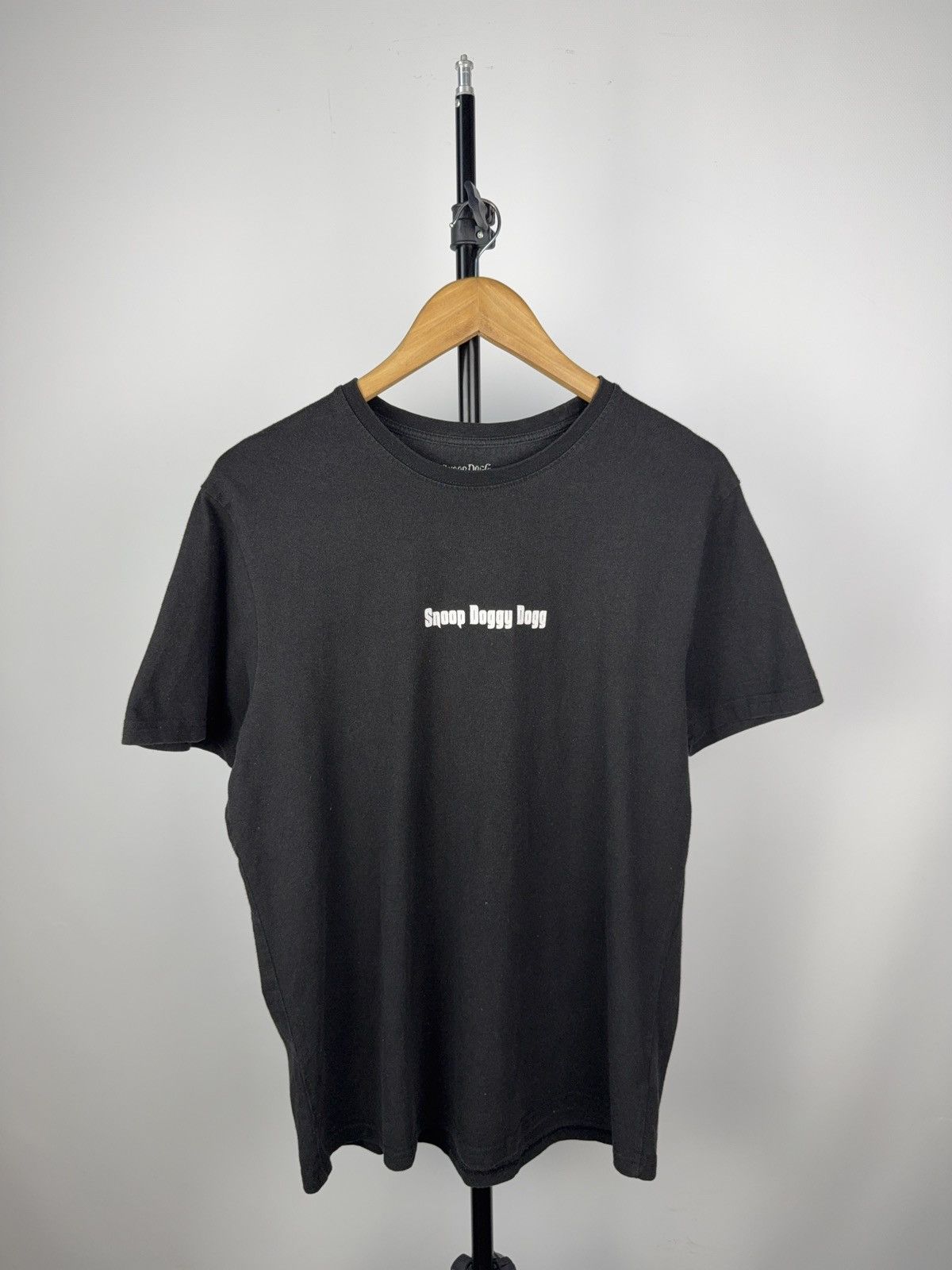 Band Tees × Rap Tees Snoop Doggy Dogg Big Logo Photo Tee Black Rap Shirt Size M Size US M / EU 48-50 / 2 - 1 Thumbnail
