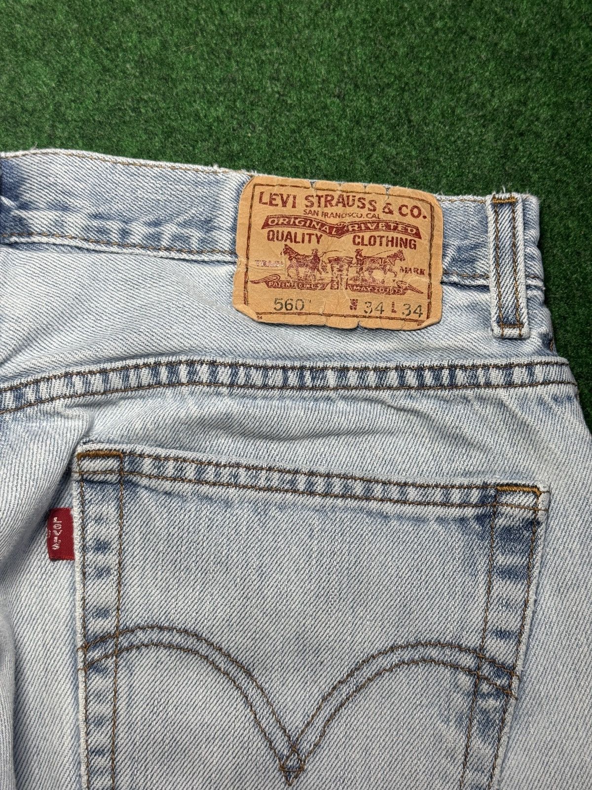 Levi's Vintage Clothing Y2K Levi’s 560 Loose Baggy Grunge Distressed Skater Jeans Size US 34 / EU 50 - 2 Thumbnail