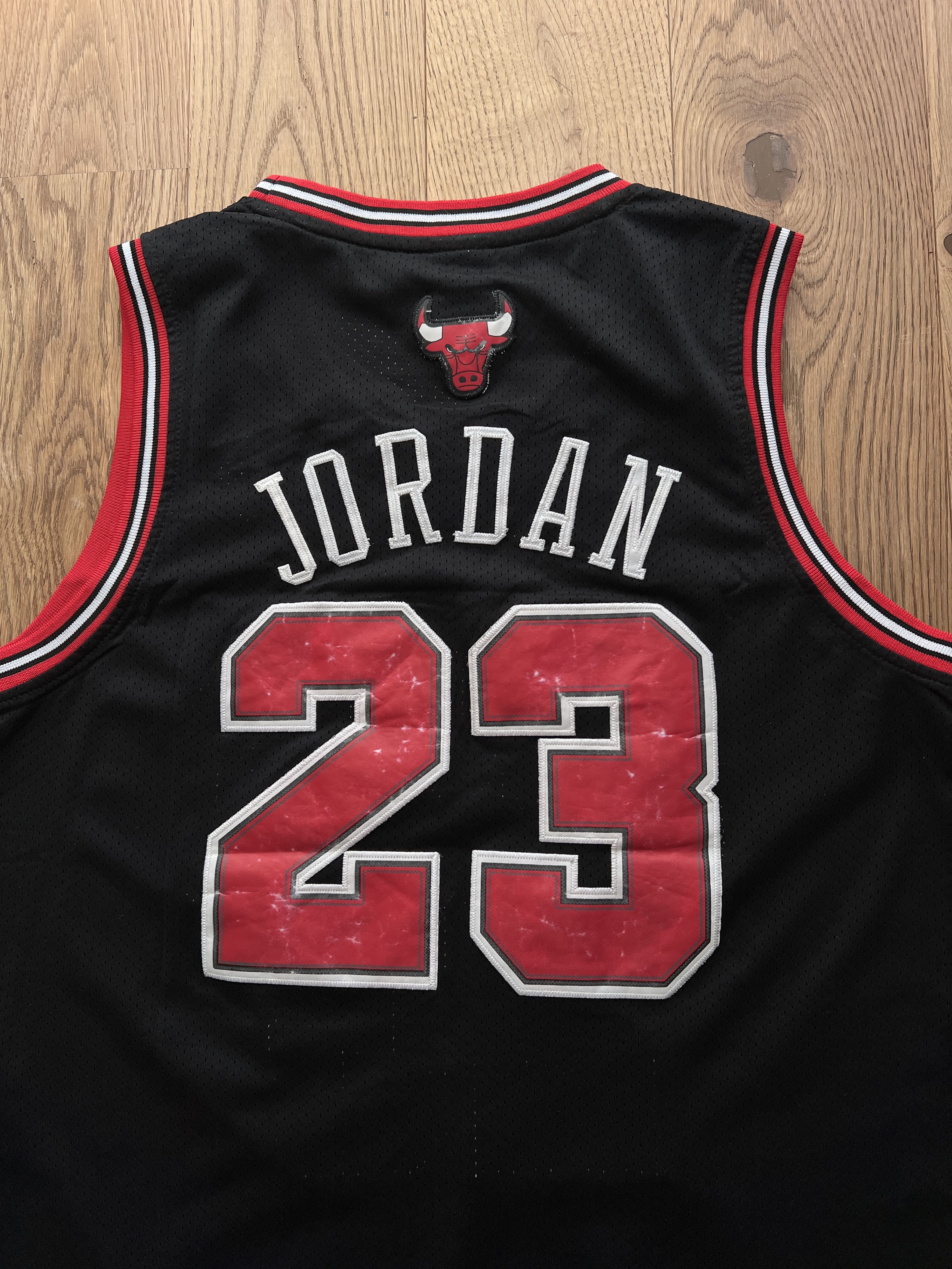 Nike Rare Nike Chicago Bulls #23 Jordan vintage 1990s mesh jersey Size US M / EU 48-50 / 2 - 8 Thumbnail
