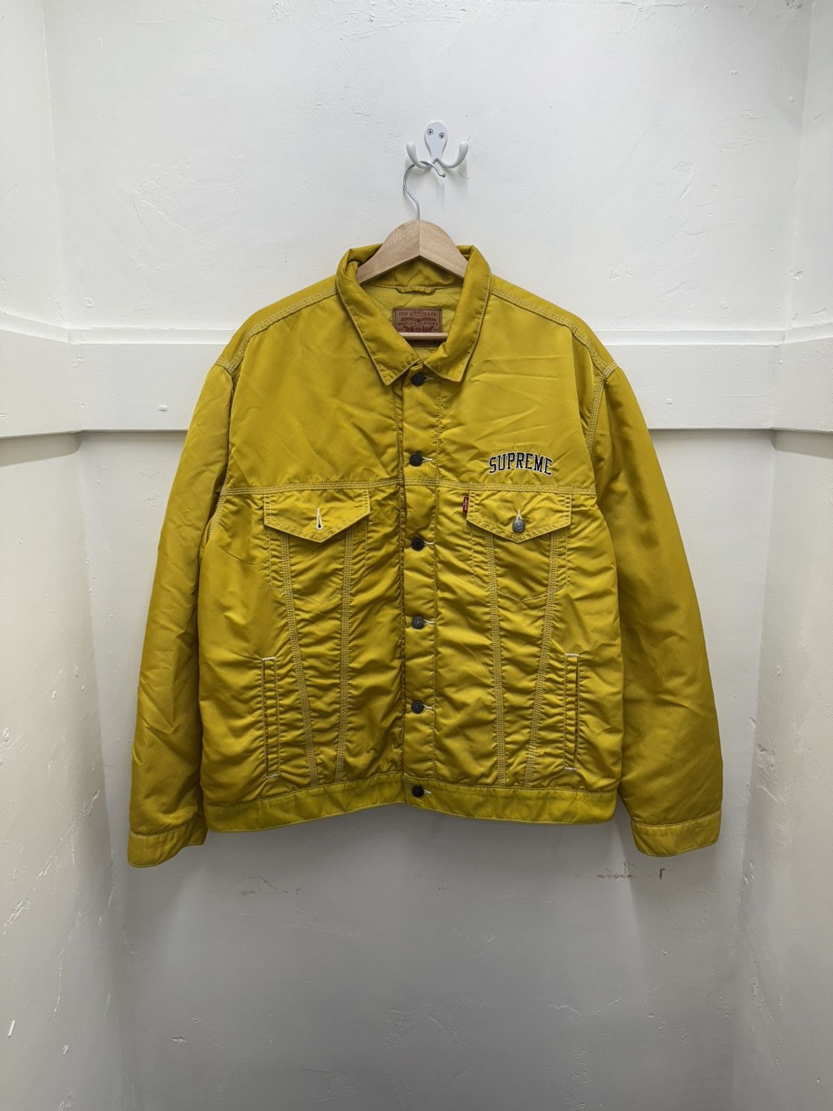 Supreme Supreme X Levis Yellow Bomber Size US XL / EU 56 / 4 - 1 Thumbnail