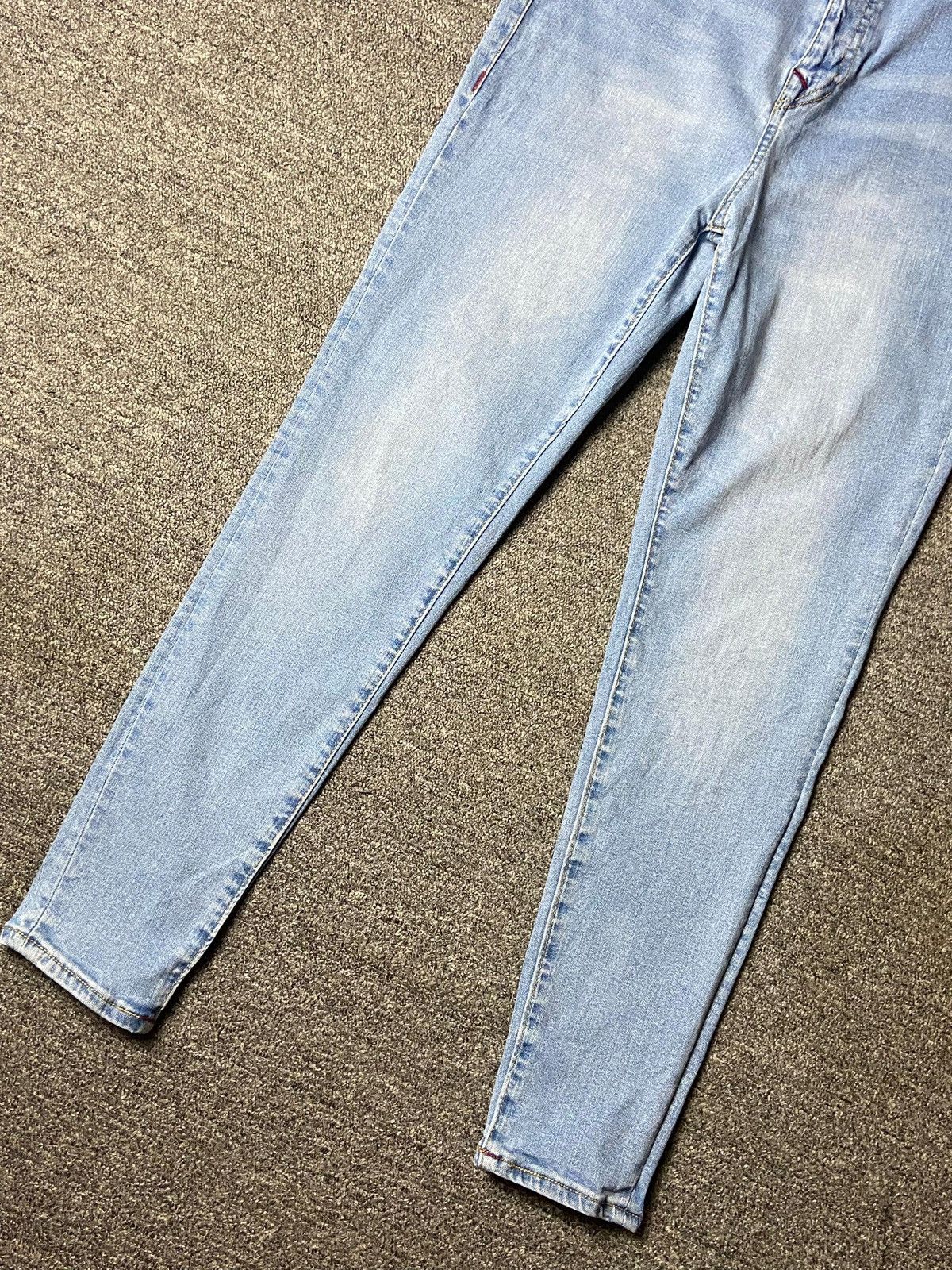 True Religion True Religion High Rise Super Skinny Jeans (144) Size US 31 - 10 Thumbnail