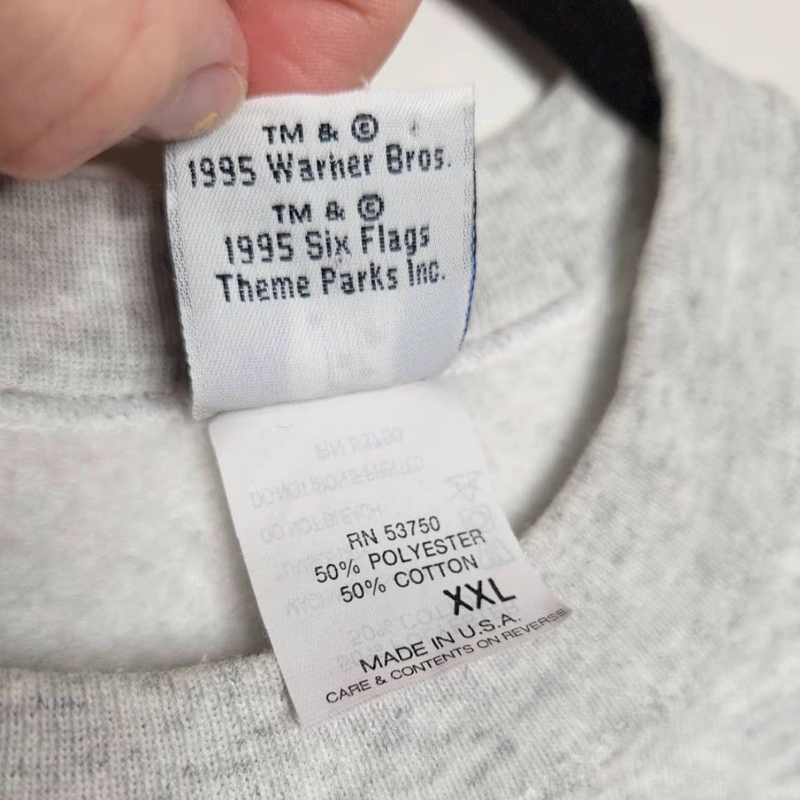 Vintage VINTAGE Looney Tunes Warner Bros Six Flags 90s Sleeveless Sweatshirt XXL Gray Unisex Adults Pullover Sweatshirt 2XL Size US XXL / EU 58 / 5 - 4 Thumbnail
