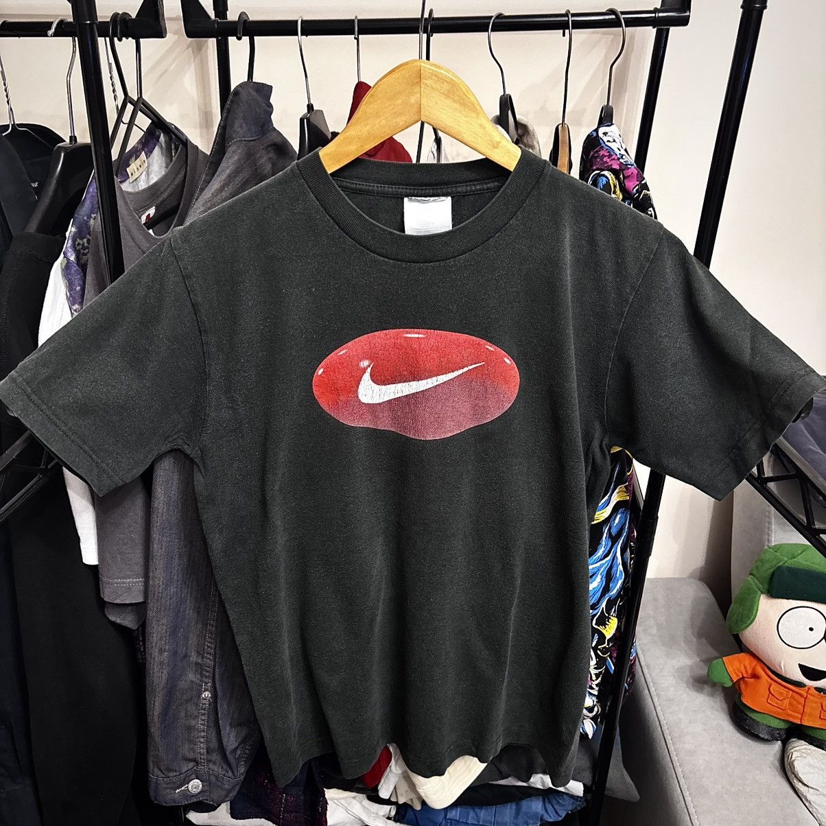 Vintage Vintage 90’s 3D Logo Nike T-Shirt Grunge ERD Punk Y2K Size US S / EU 44-46 / 1 - 1 Thumbnail
