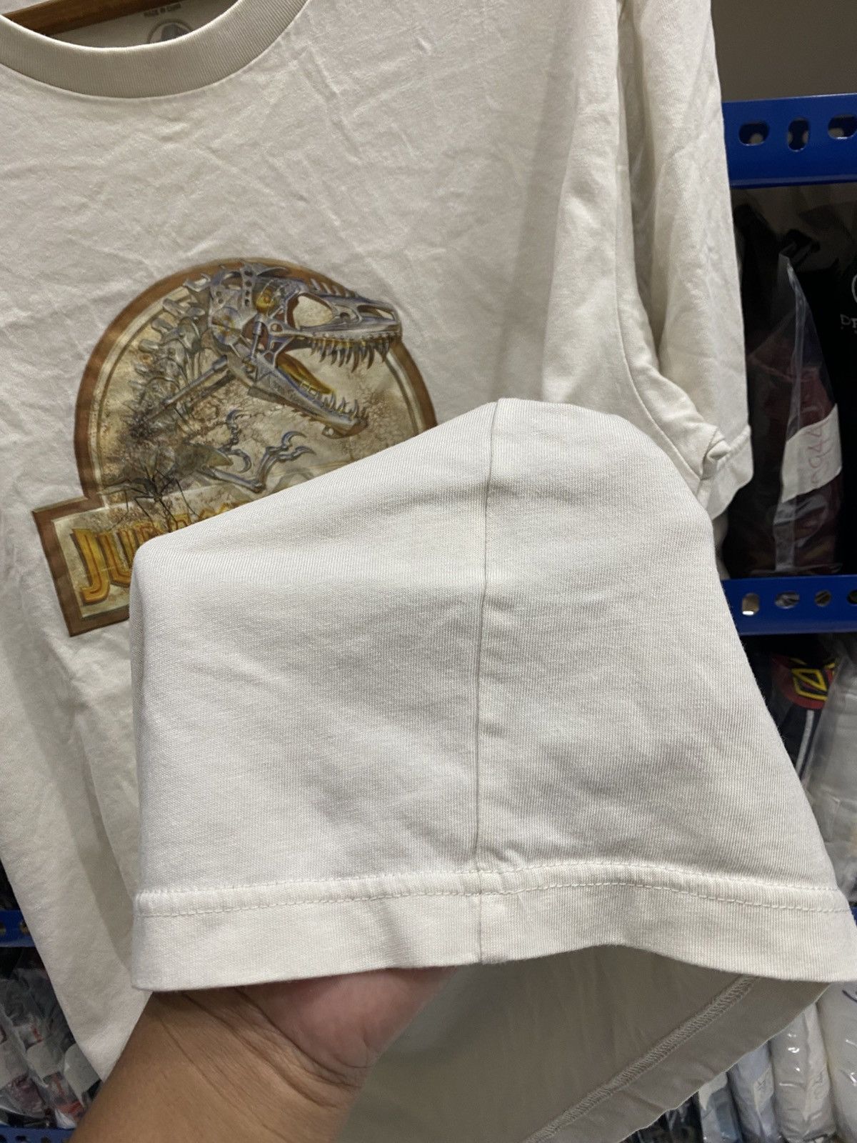 Uniqlo UNIQLO X JURASSIC WORLD X HAJIME SORAYAMA Size US L / EU 52-54 / 3 - 7 Thumbnail