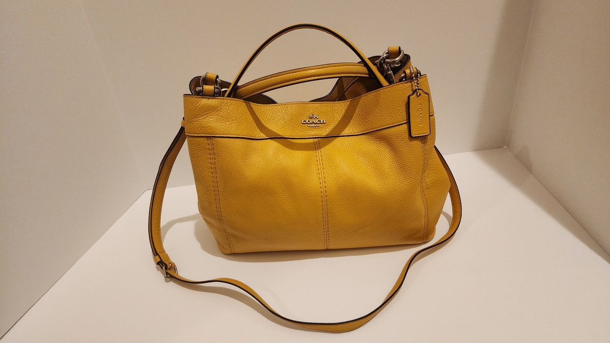 Coach COACH Small Lexy Pebbled Leather Handbag Size ONE SIZE - 1 Thumbnail