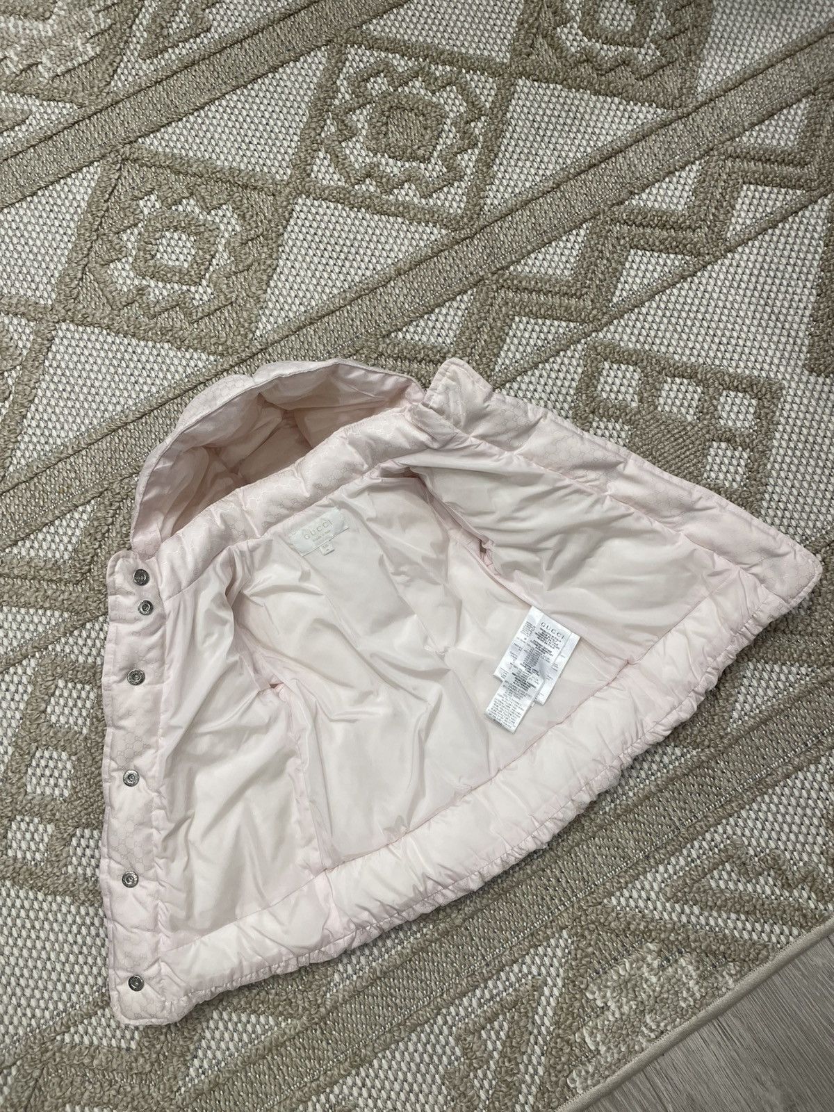 Gucci GUCCI Baby Monogram Puffer Jacket in Pink - Size 3-6mths Size XXS / US 00 / IT 34 - 10 Thumbnail