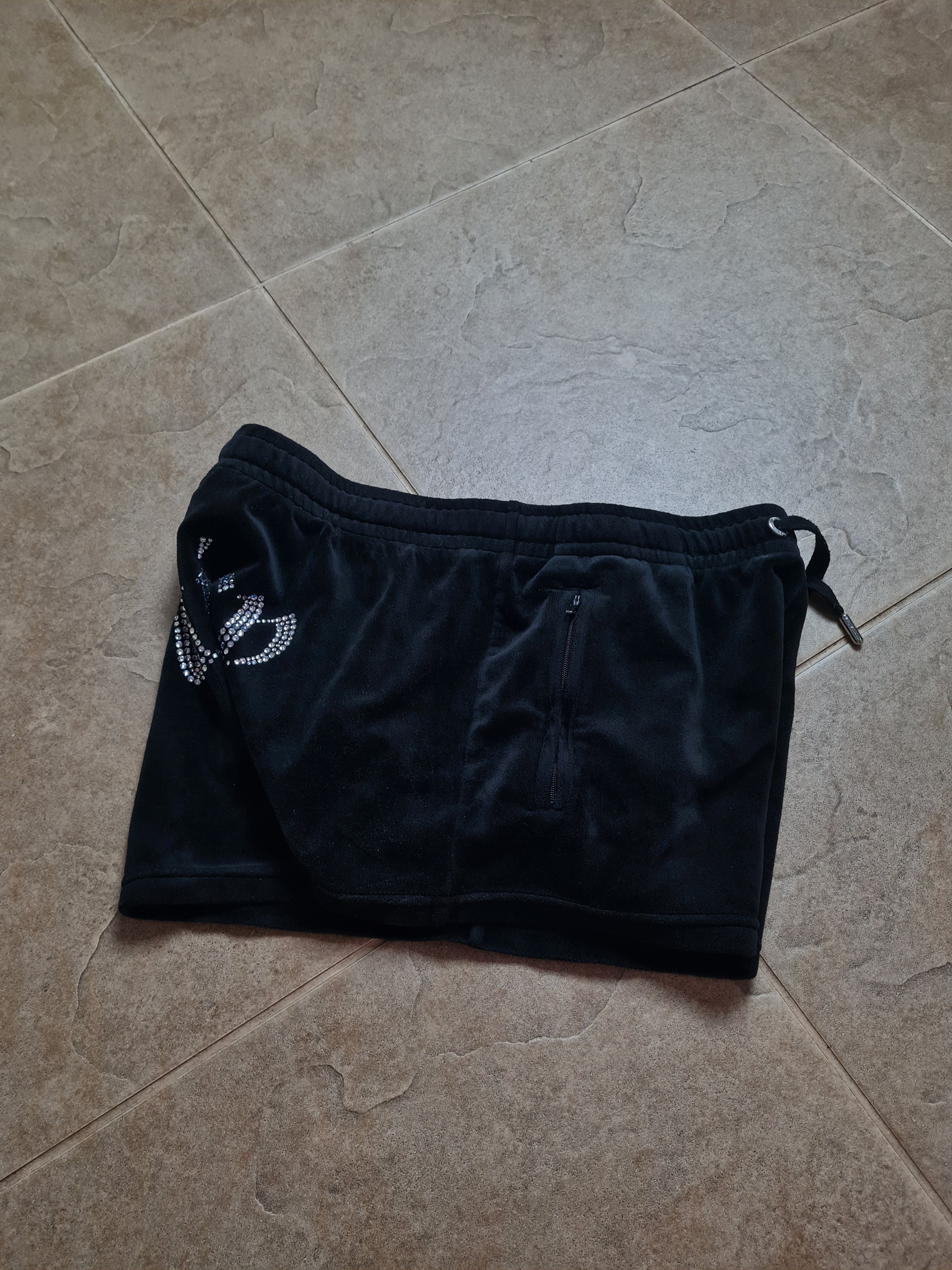 Juicy Couture Juicy Couture Sleepwear Shorts Sz M Velour Black Rhinestones Size 27" / US 4 / IT 40 - 22 Thumbnail