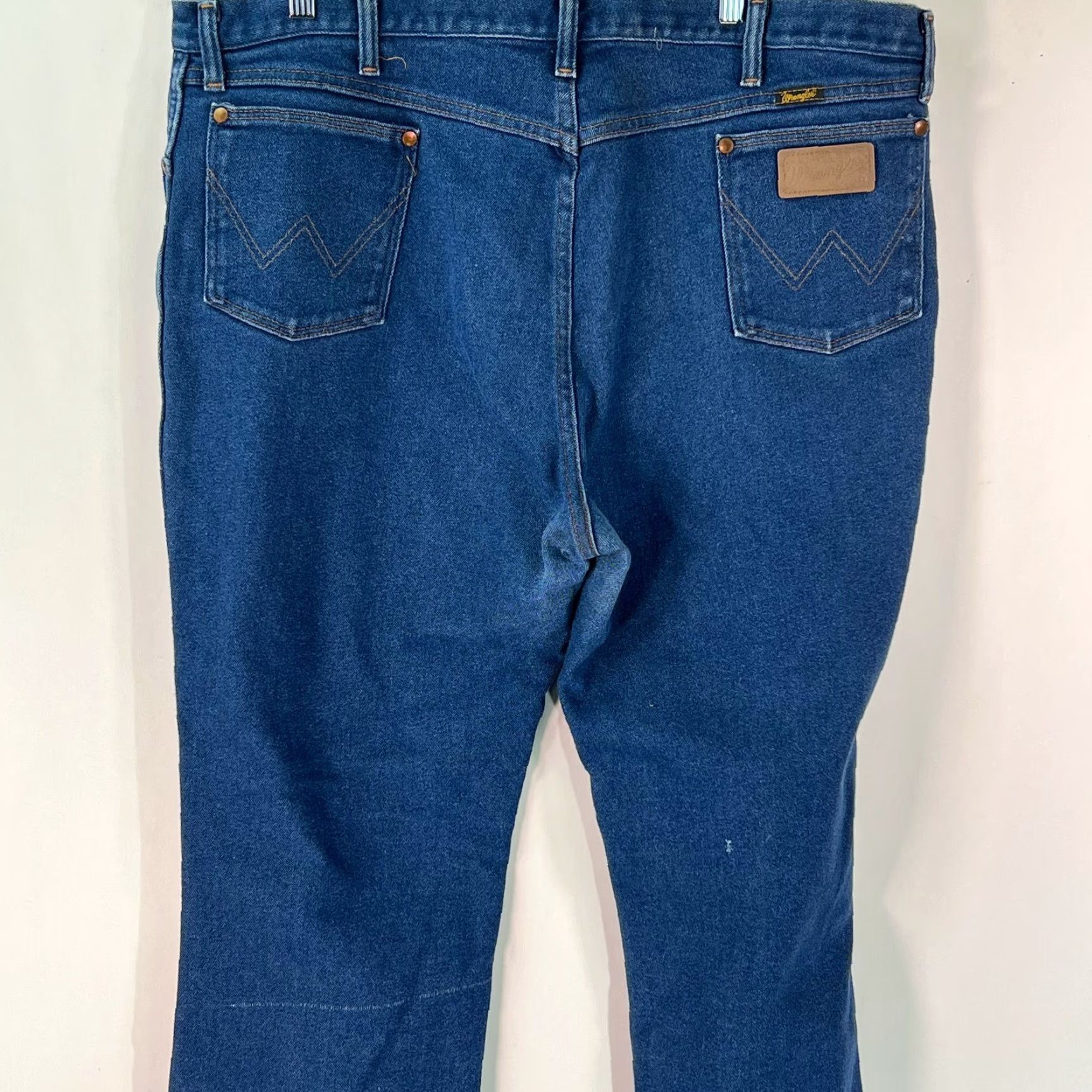 Wrangler Wrangler Jeans Men Mid Rise Straight Blue 42X34 Denim Belt Loops 4-Pocket Regular Size Type Jeans Mens/Blue/Denim Size US 42 / EU 58 - 5 Thumbnail