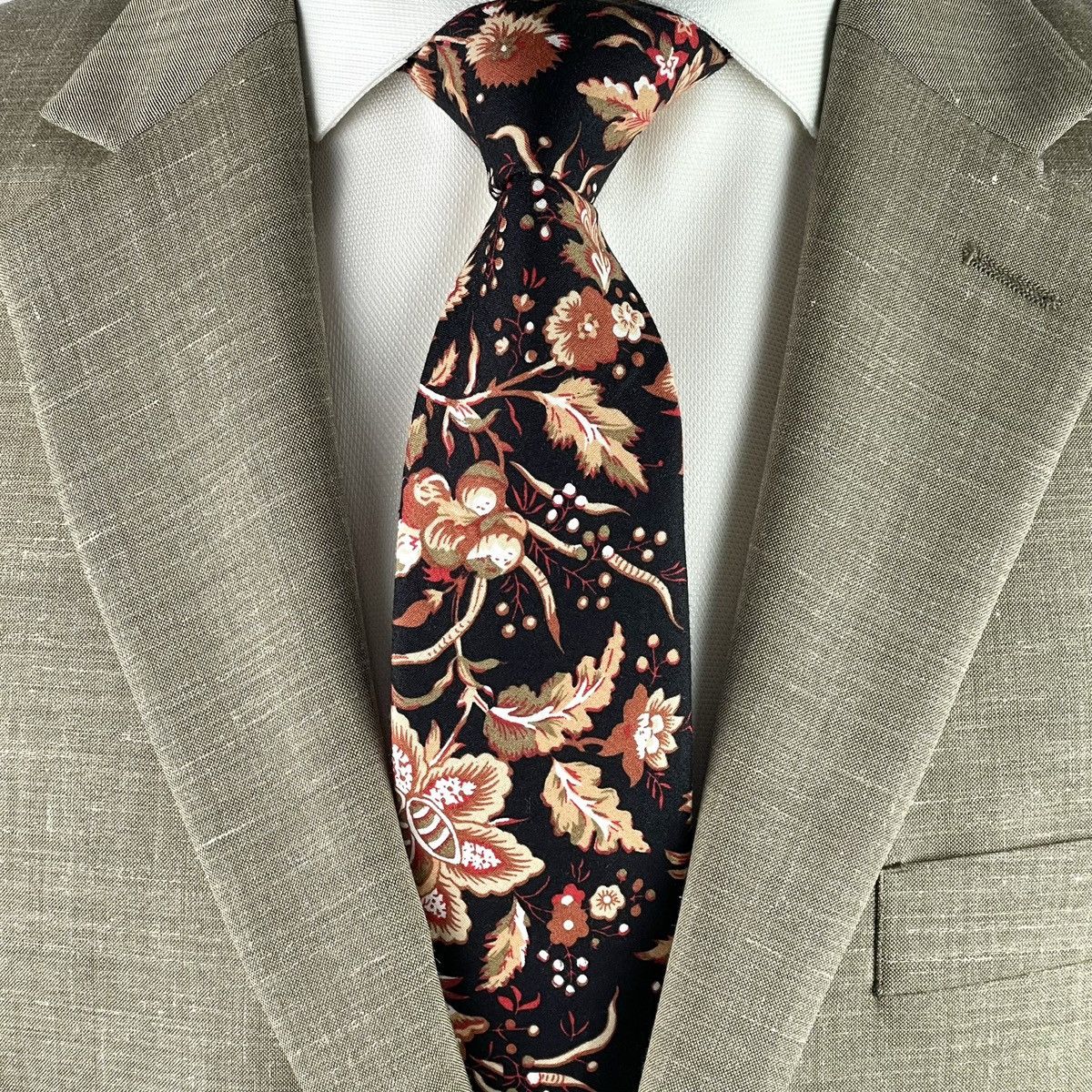 Other Men’s Black w/ Vermilion Oriental Floral Necktie Size ONE SIZE - 2 Thumbnail