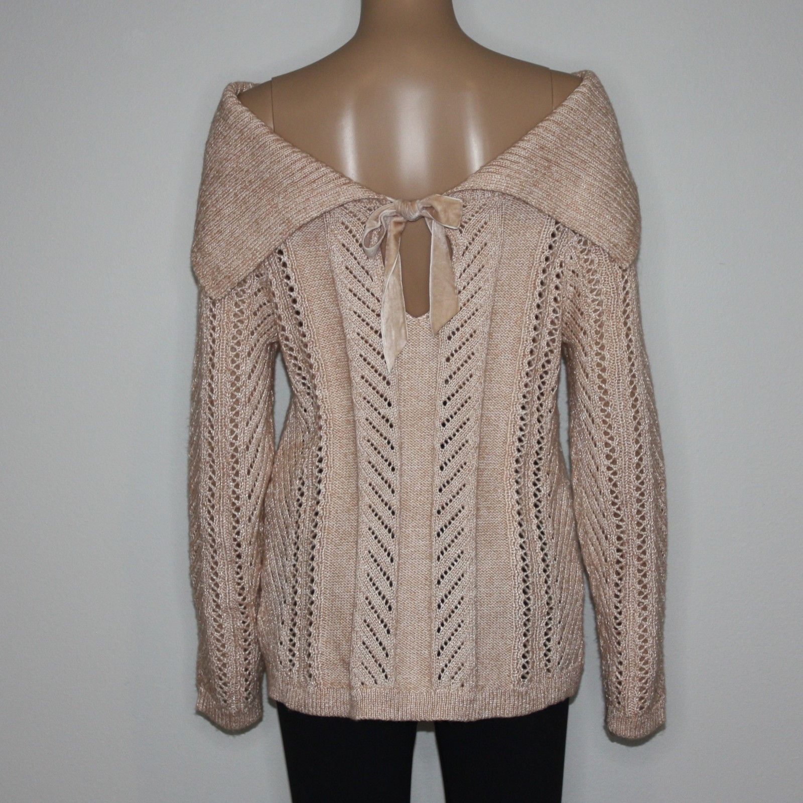 White House Black Market At The Shoulder Bow Back Sweater in size Medium Size M / US 6-8 / IT 42-44 - 3 Thumbnail