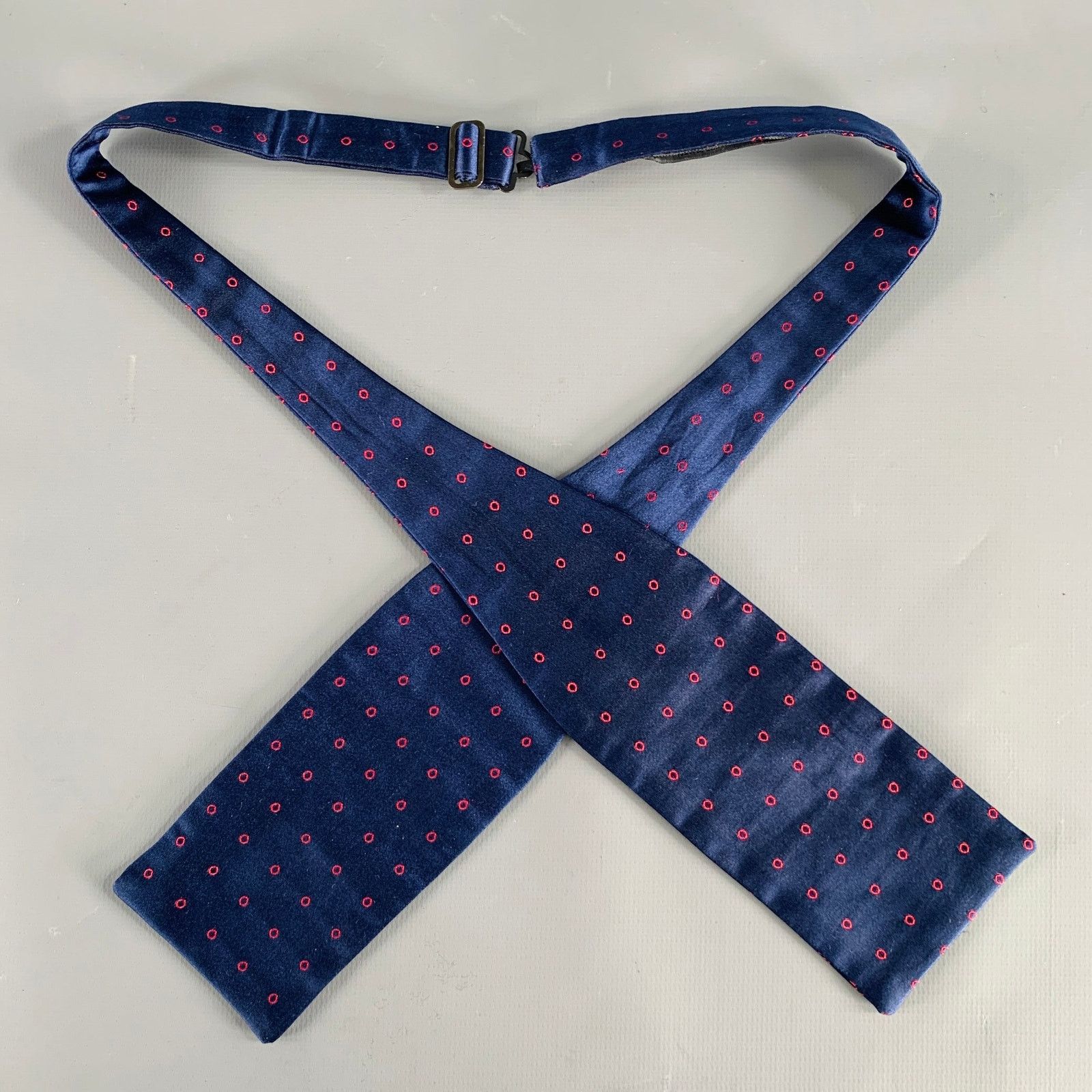 Alexander McQueen ALEXANDER MCQUEEN Navy Red Circles Silk Bow Tie Size ONE SIZE - 3 Thumbnail