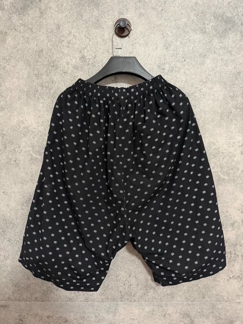 Other Balenciaga size 46 Casual pants and shorts with full logo Size US 30 / EU 46 - 5 Thumbnail