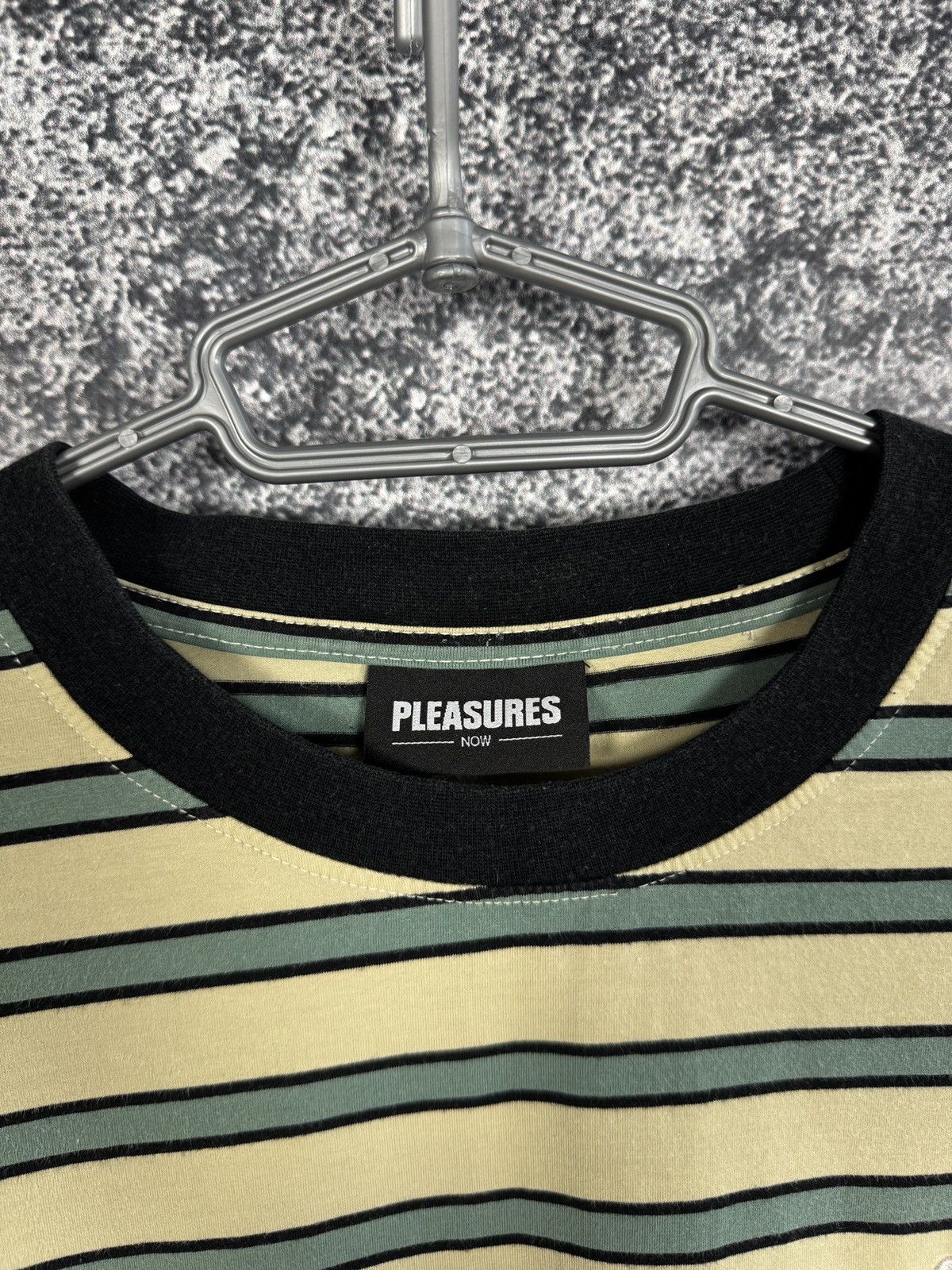 Pleasures Pleasures Striped Lightweight Sweatshirt Pullover Size L Size US L / EU 52-54 / 3 - 8 Thumbnail