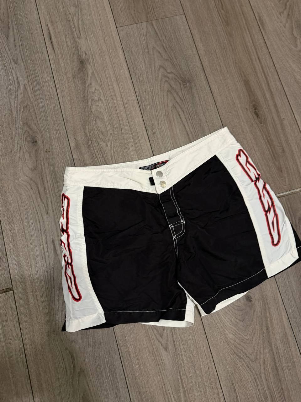 RRD RRD Shorts Surf Style Y2K White/Black Size L Size US 34 / EU 50 - 2 Thumbnail