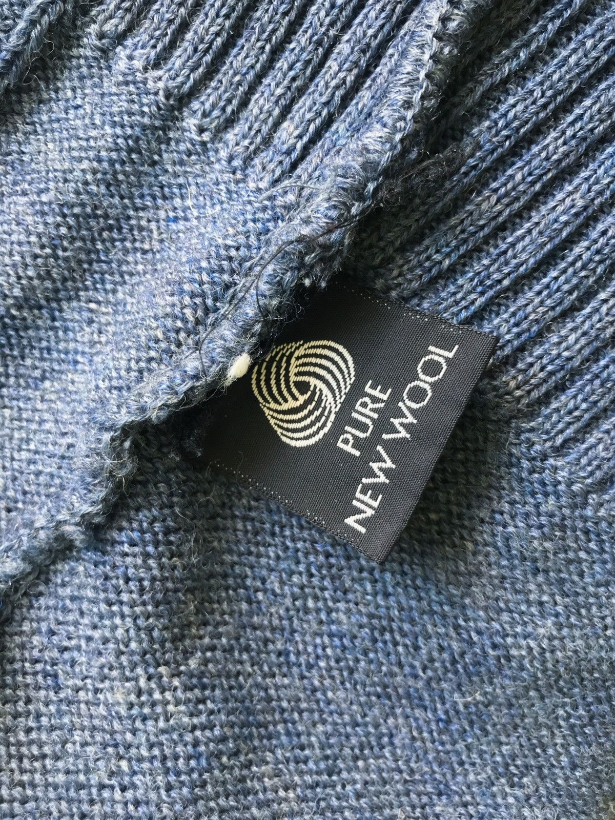 Burberry VINTAGE BURBERRY KNIT SWEATER Blue Pure New Wool MENS Size US XL / EU 56 / 4 - 6 Thumbnail