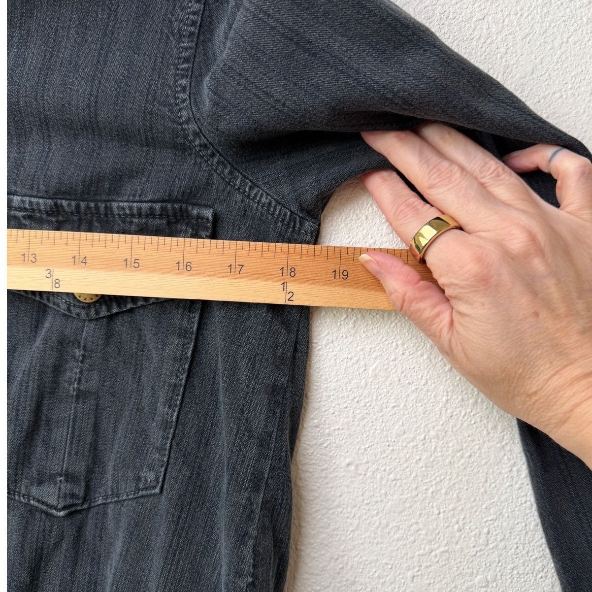 THE GREAT The Great Washed Black Denim Long Sleeve Shirt Size 0 Size XS / US 0-2 / IT 36-38 - 12 Thumbnail