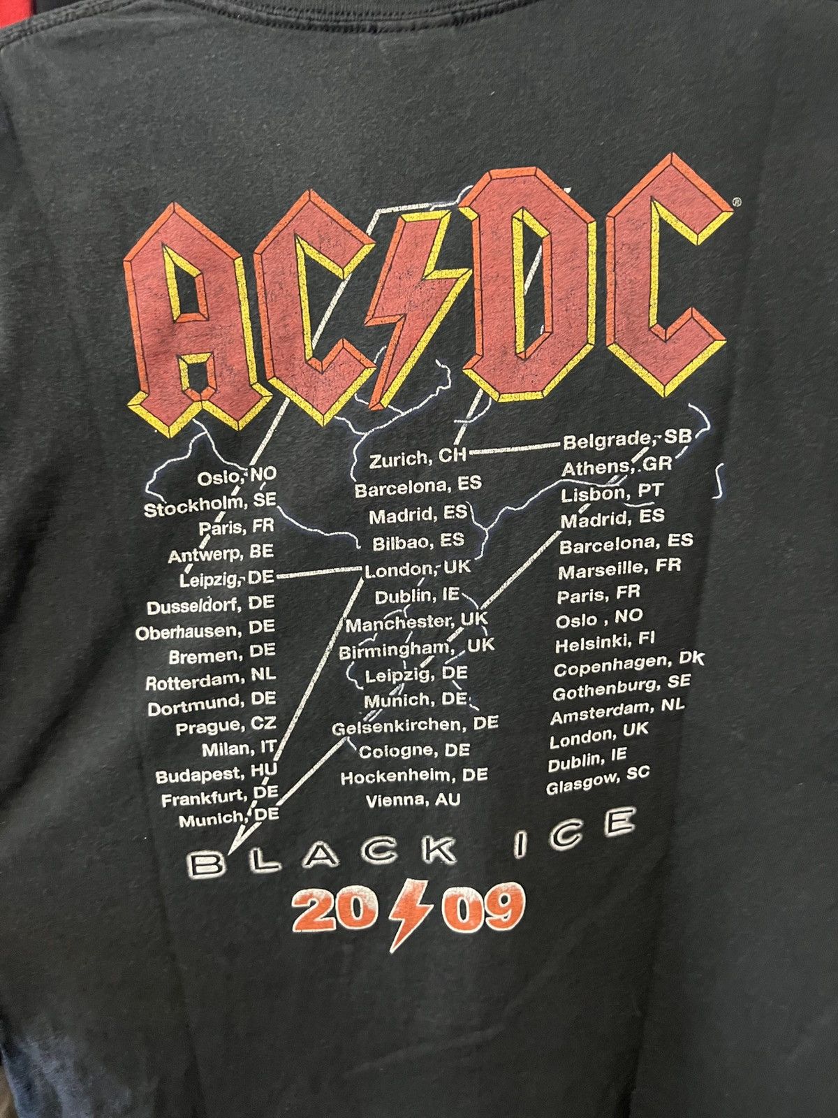 Band Tees 2008/2009 VINTAGE AC DC BLACK ICE TOUR BAND ROCK T SHIRT M Size US M / EU 48-50 / 2 - 7 Thumbnail
