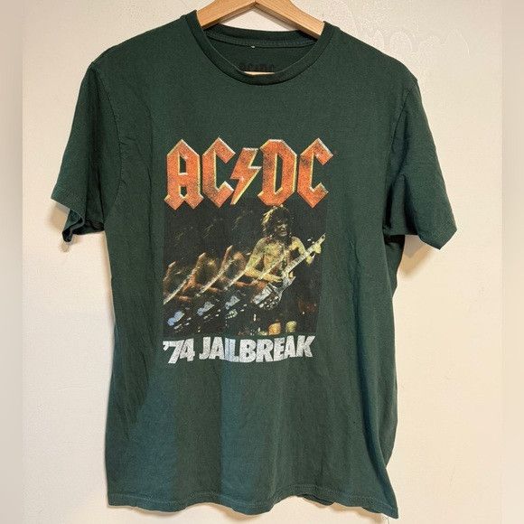 AC/DC AC/DC ’74 Jailbreak Graphic Band T-Shirt Men’s Size M Size US M / EU 48-50 / 2 - 2 Thumbnail