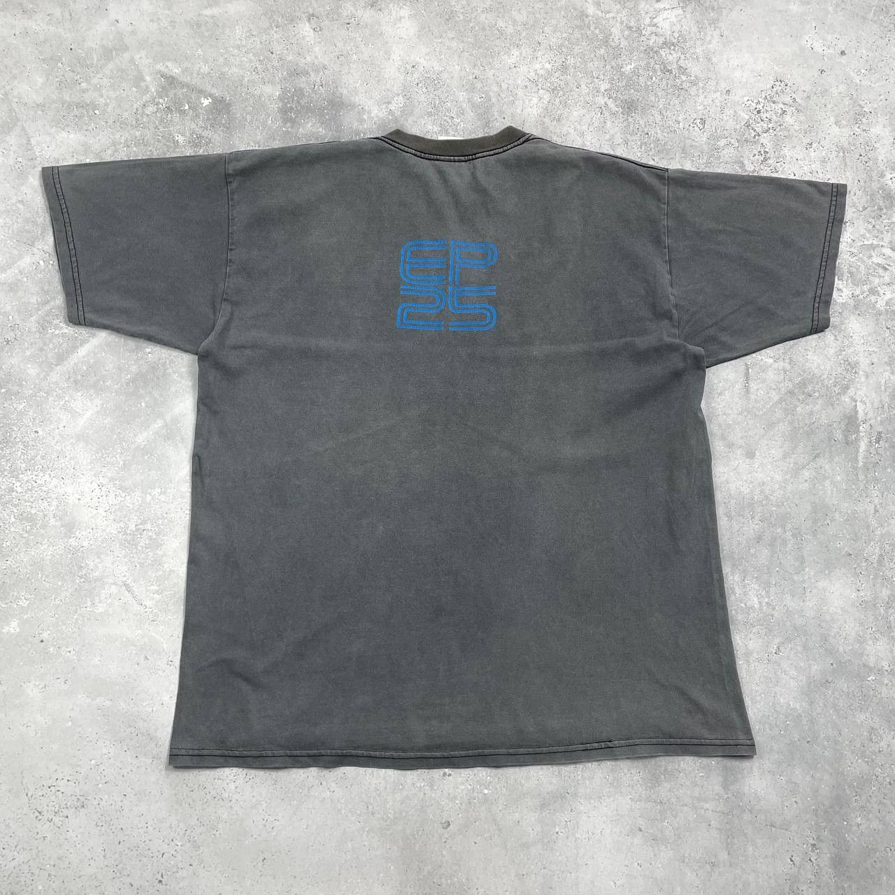 Band Tees Vintage 2001 Elvis Presley Legendary EP25 Anniversary Shirt Size US XL / EU 56 / 4 - 2 Thumbnail