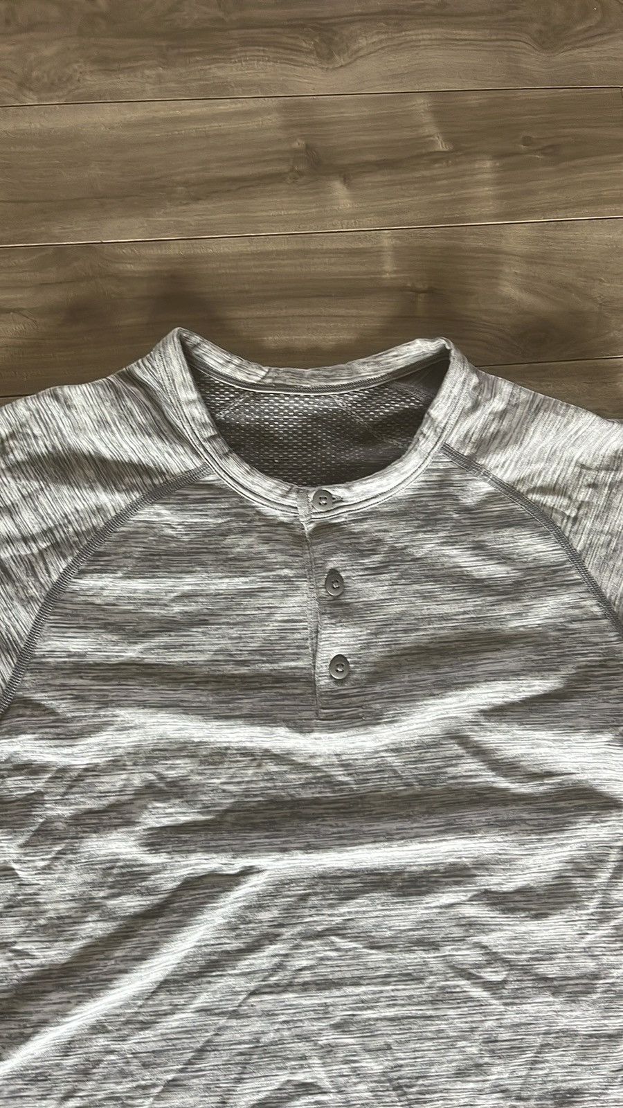 Lululemon Lululemon Metal Vent Tech Henley Slate White Shirt Size US XS / EU 42 / 0 - 4 Thumbnail