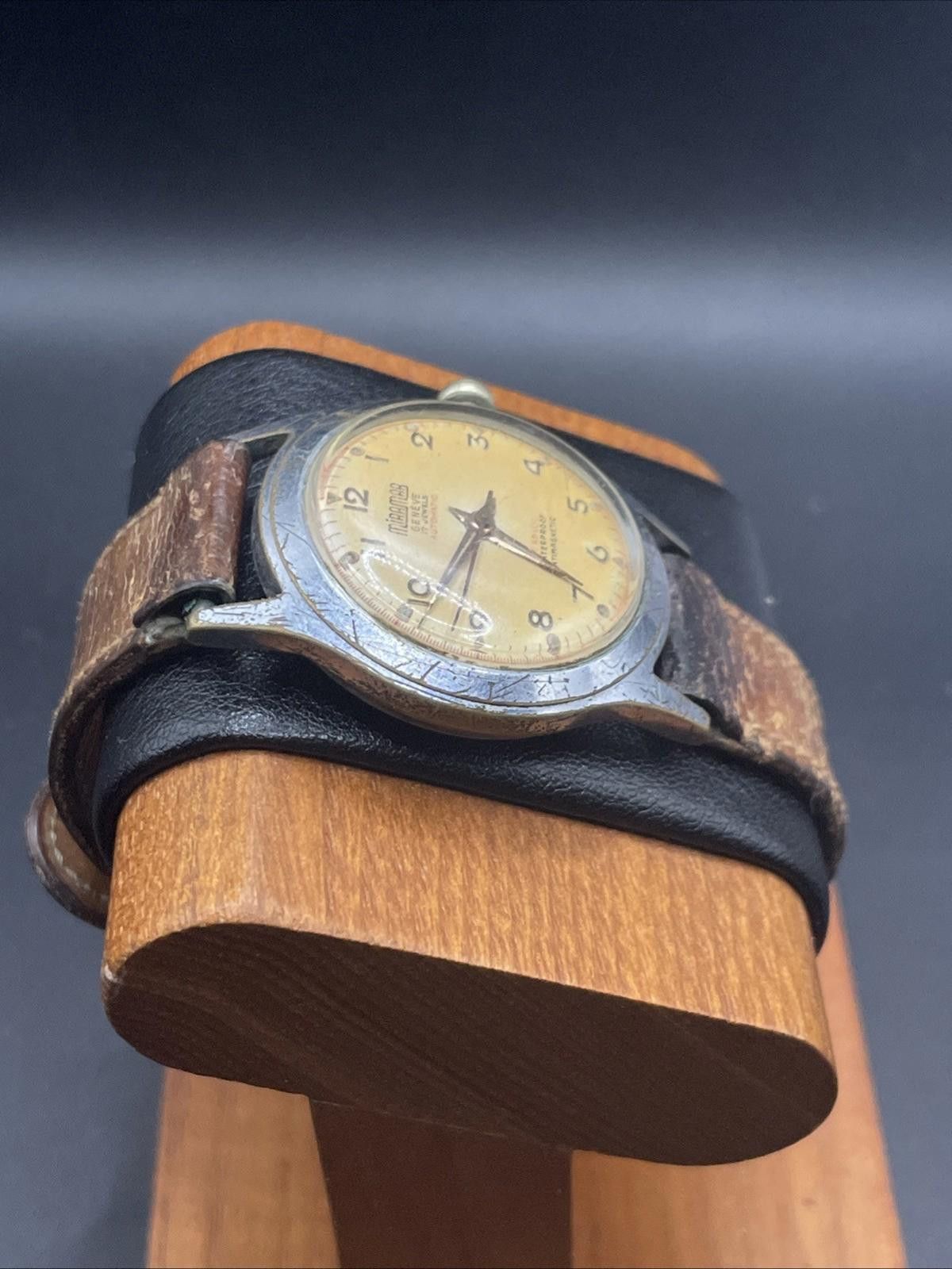 Geneva Vintage Miramar Geneve 17 Jewel Automatic Size ONE SIZE - 4 Thumbnail