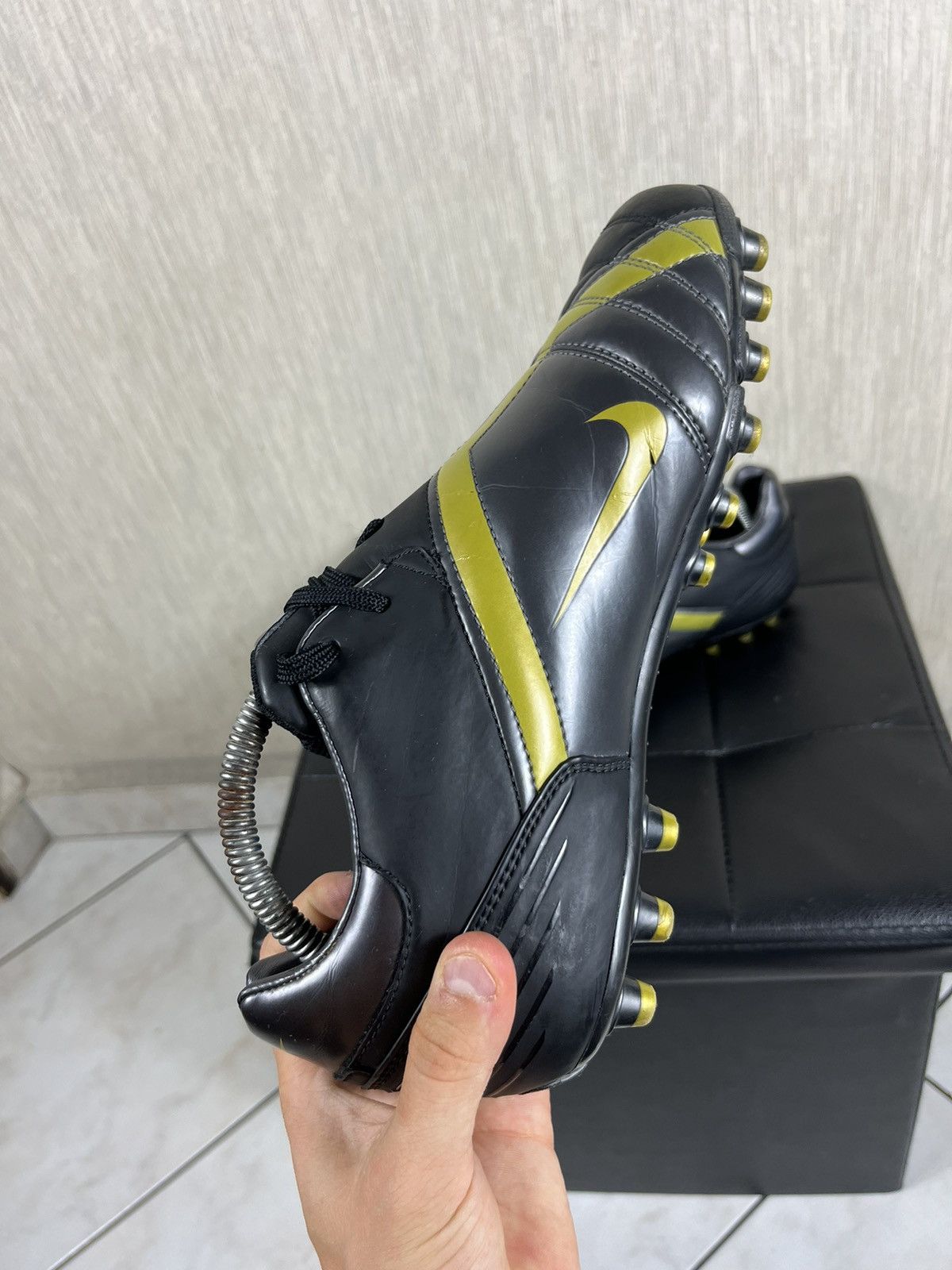 Nike Vintage 2006 Nike Total 90 shift soccer shoes leather boots Size US 9 / EU 42 - 21 Thumbnail