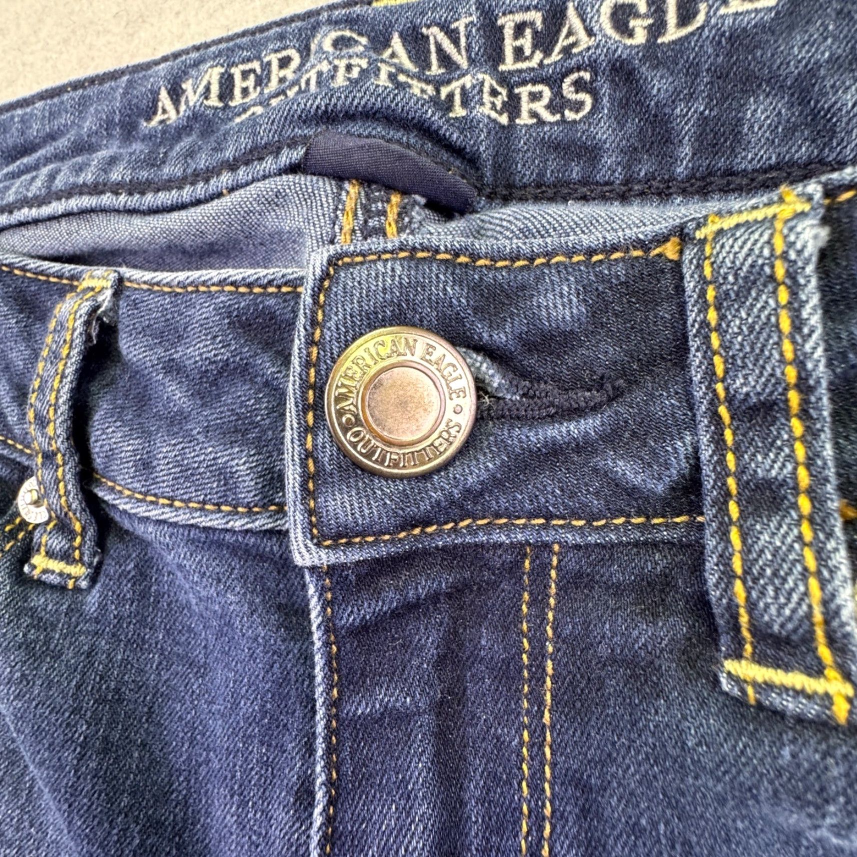 American Eagle Outfitters VINTAGE? No. American Eagle Outfitters Jeans Women 2 SHORT Skinny Dark Wash Stretch 5-Pocket Denim Slim Rise Mid Blue Jeans Size 26" / US 2 / IT 38 - 4 Thumbnail