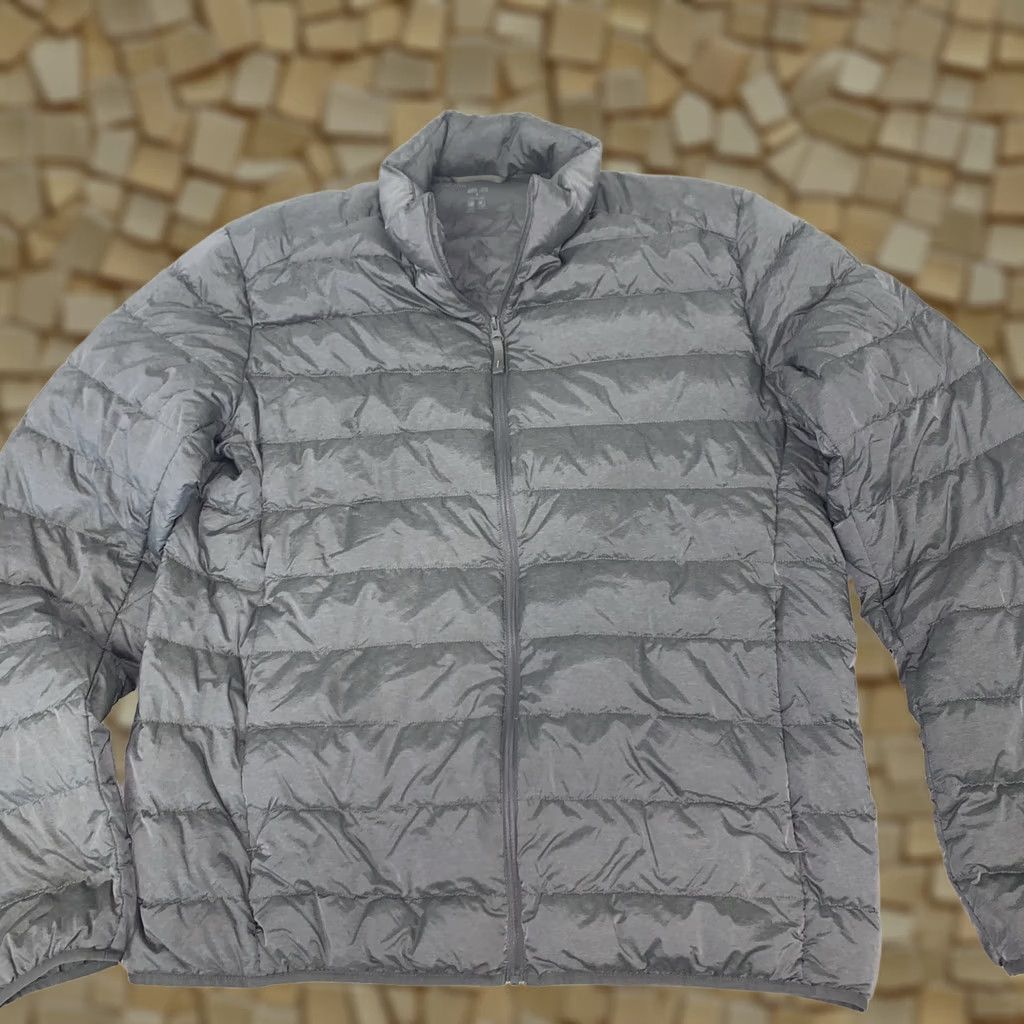 Uniqlo Uniqlo Puffer Jacket Ladies Medium Light Gray Packable Down Winter Regular Jacket Women Size M / US 6-8 / IT 42-44 - 1 Thumbnail