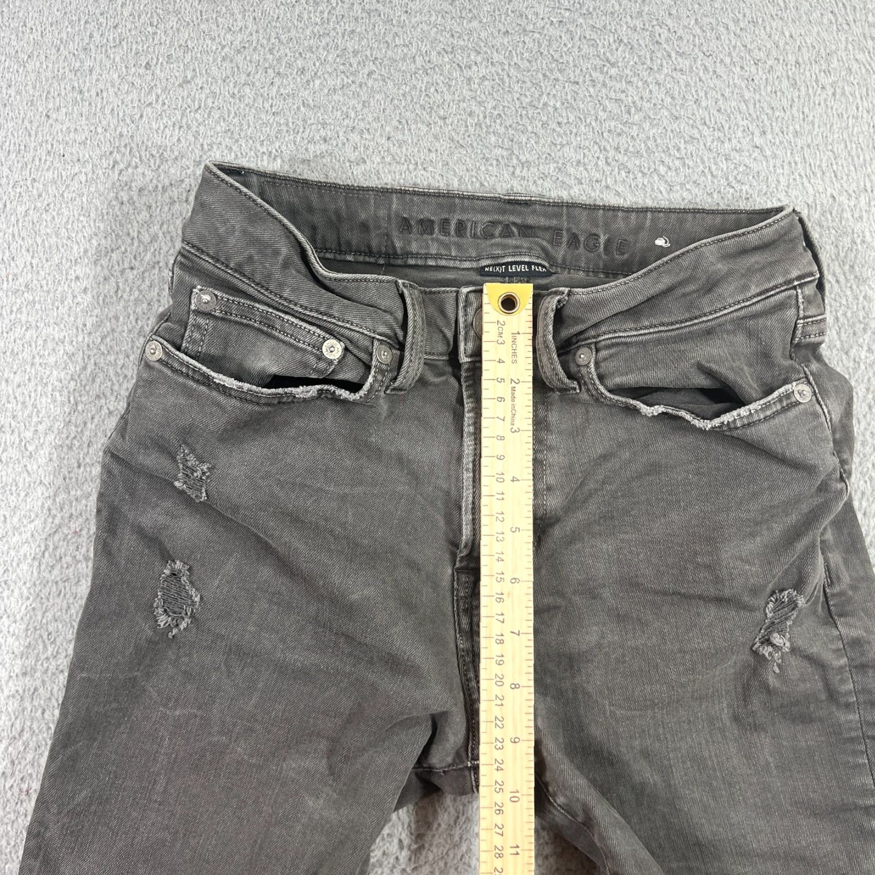 American Eagle Outfitters VINTAGE American Eagle Outfitters Bermuda Shorts Denim Mens Size 26 Green Distressed Flat Front Casual 90s? Size US 26 / EU 42 - 3 Thumbnail