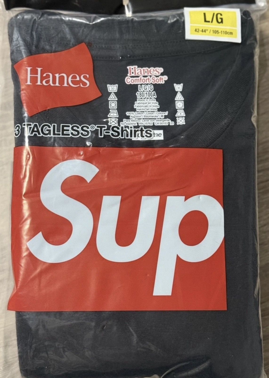 Supreme Supreme x Hanes Tagless Tees (3 Pack) Medium Size US L / EU 52-54 / 3 - 2 Thumbnail
