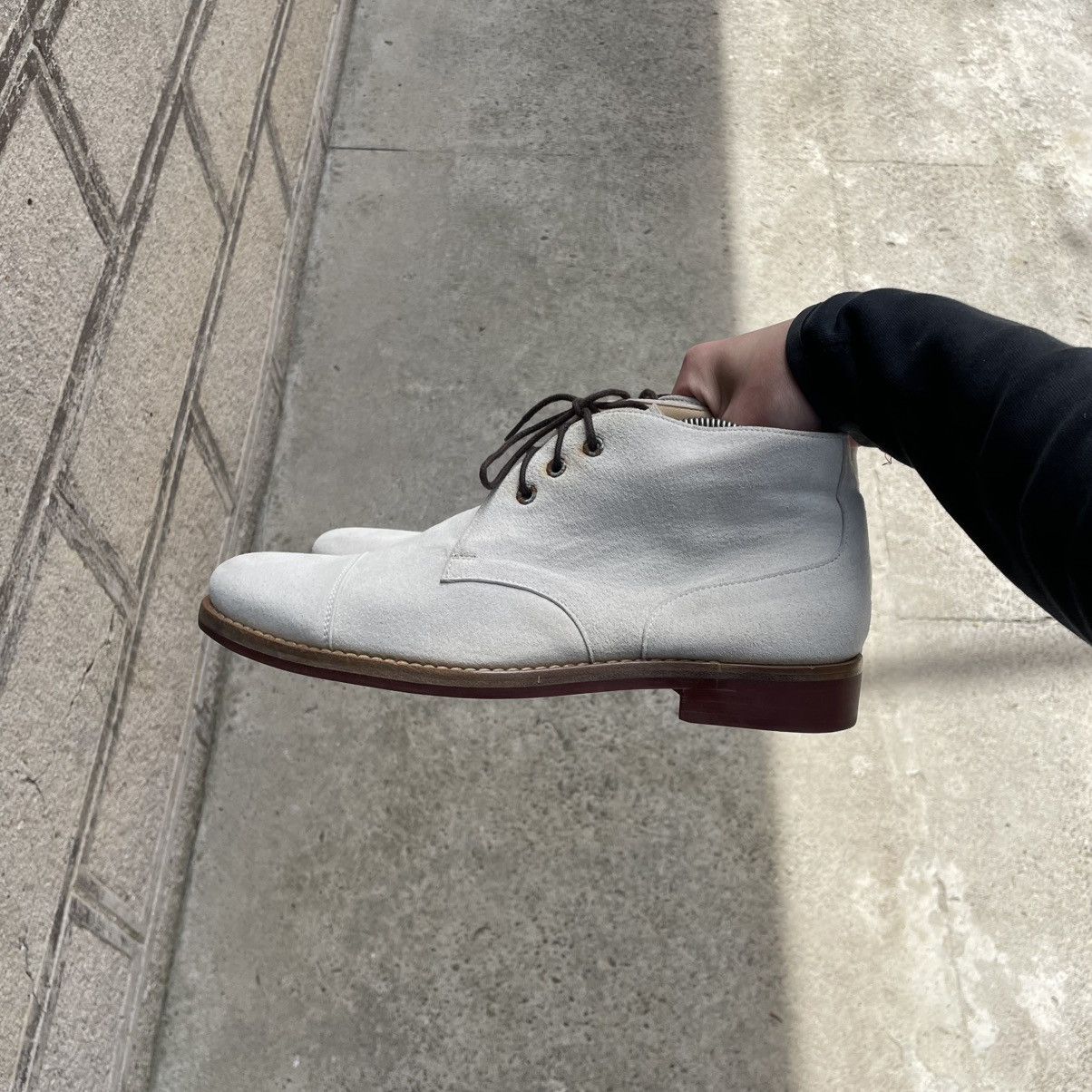 Balenciaga Balenciaga Cream White Suede Desert Boots Size US 11 / EU 44 - 15 Thumbnail