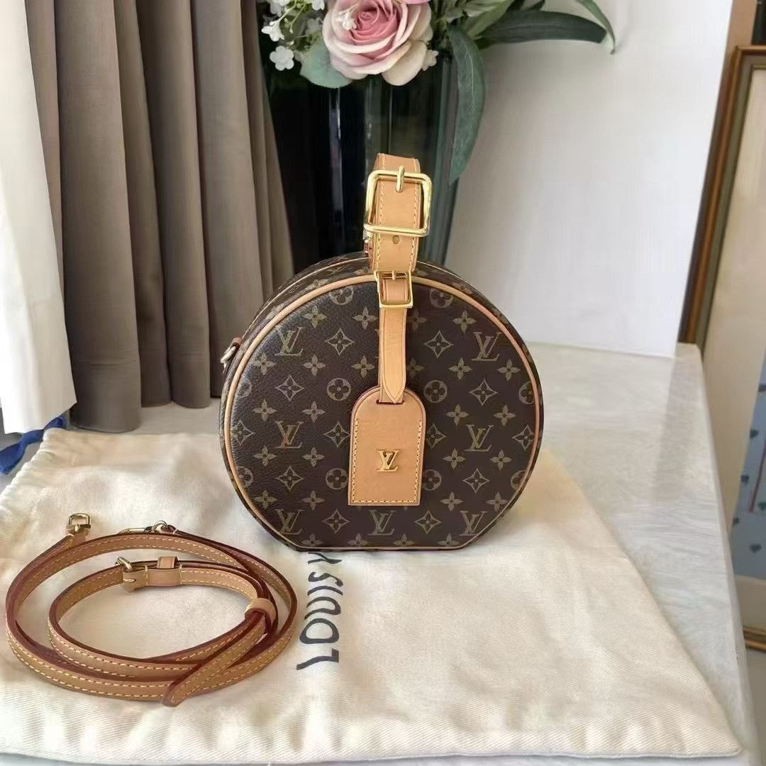 Louis Vuitton Pre-loved Bag Very good condition Size ONE SIZE - 1 Thumbnail