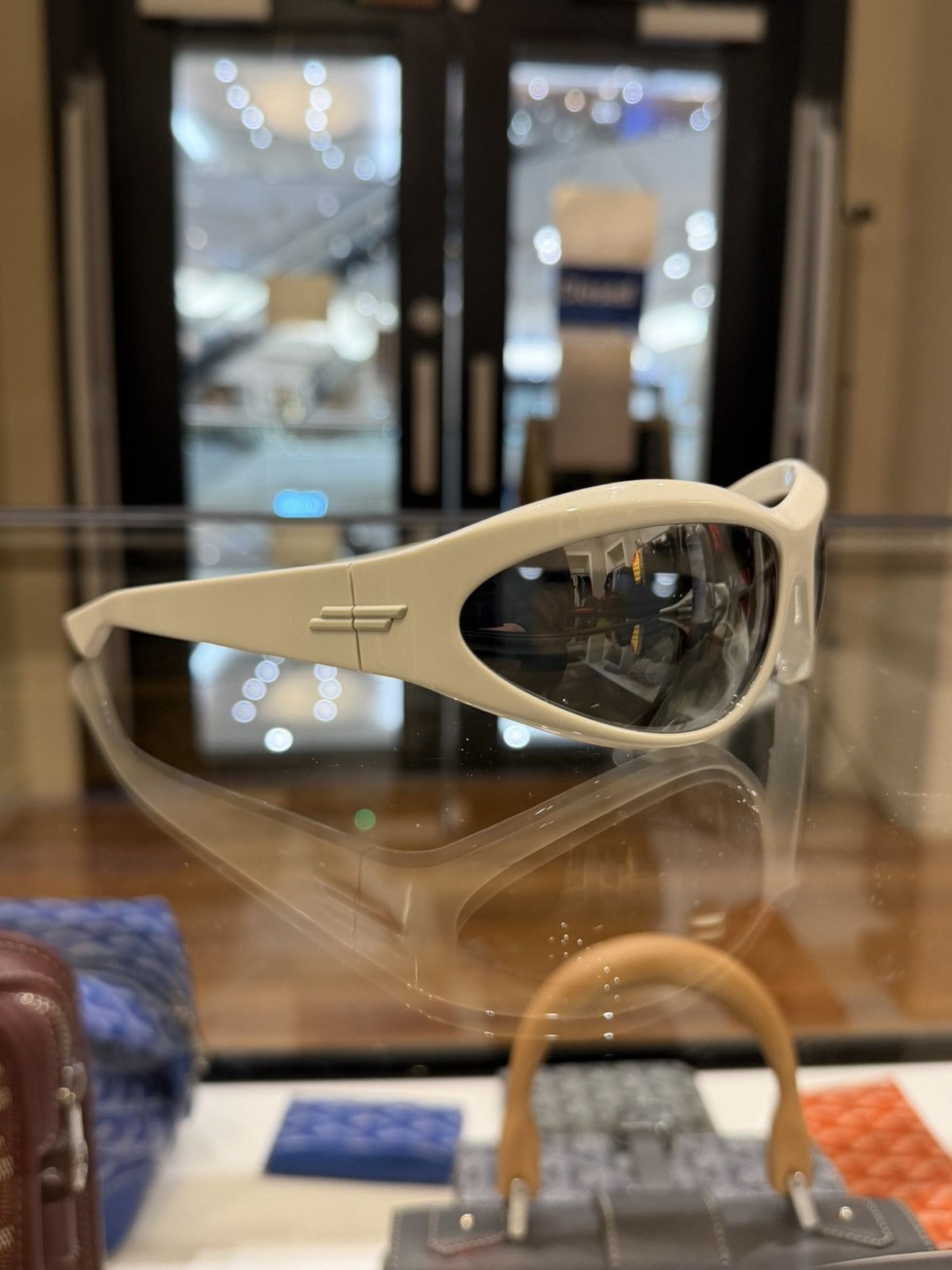 Bottega Veneta Bottega Veneta White Sunglasses Size ONE SIZE - 2 Thumbnail