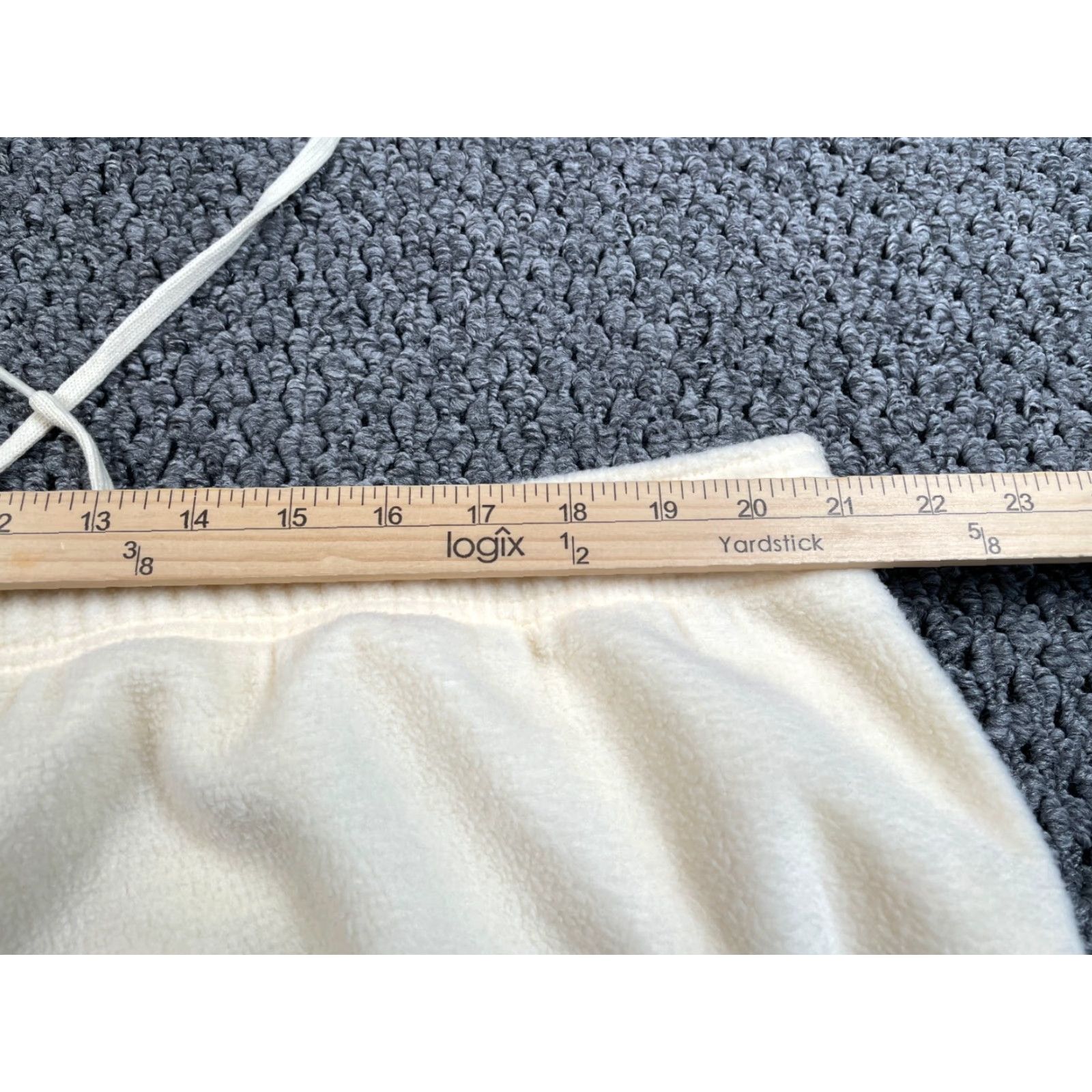 Polo Ralph Lauren Polo Ralph Lauren Snowflake Pattern Fleece Sweatpants Women's 2XL Ivory Size 40" / US 18 - 5 Thumbnail