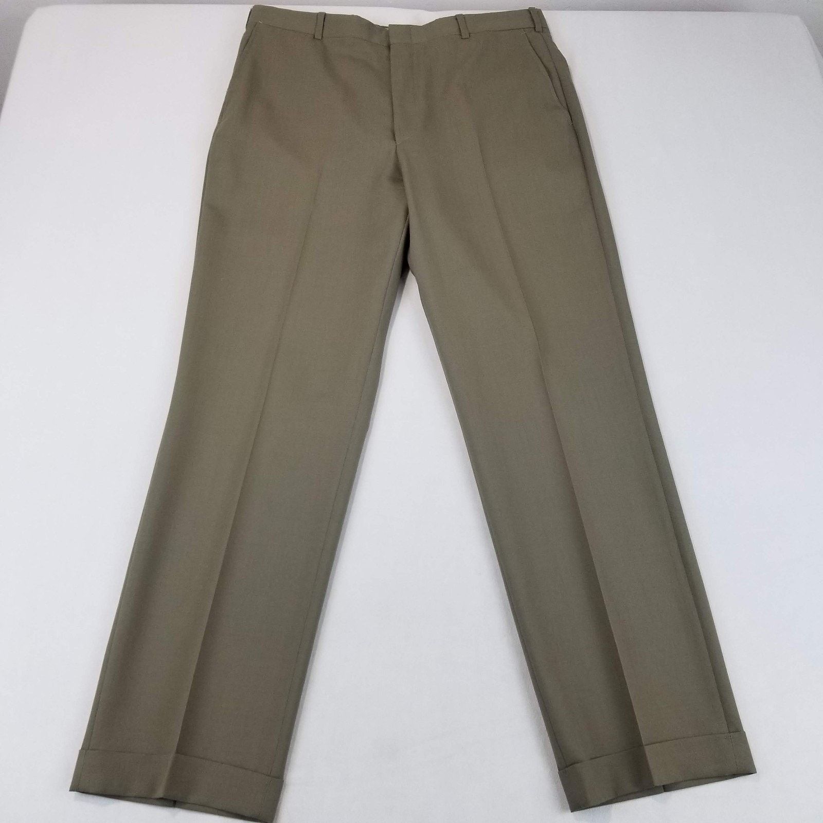 L.L. Bean LL Bean Pants Mens 36 Pleated Cuffed Made in USA Trousers Size US 36 / EU 52 - 1 Thumbnail