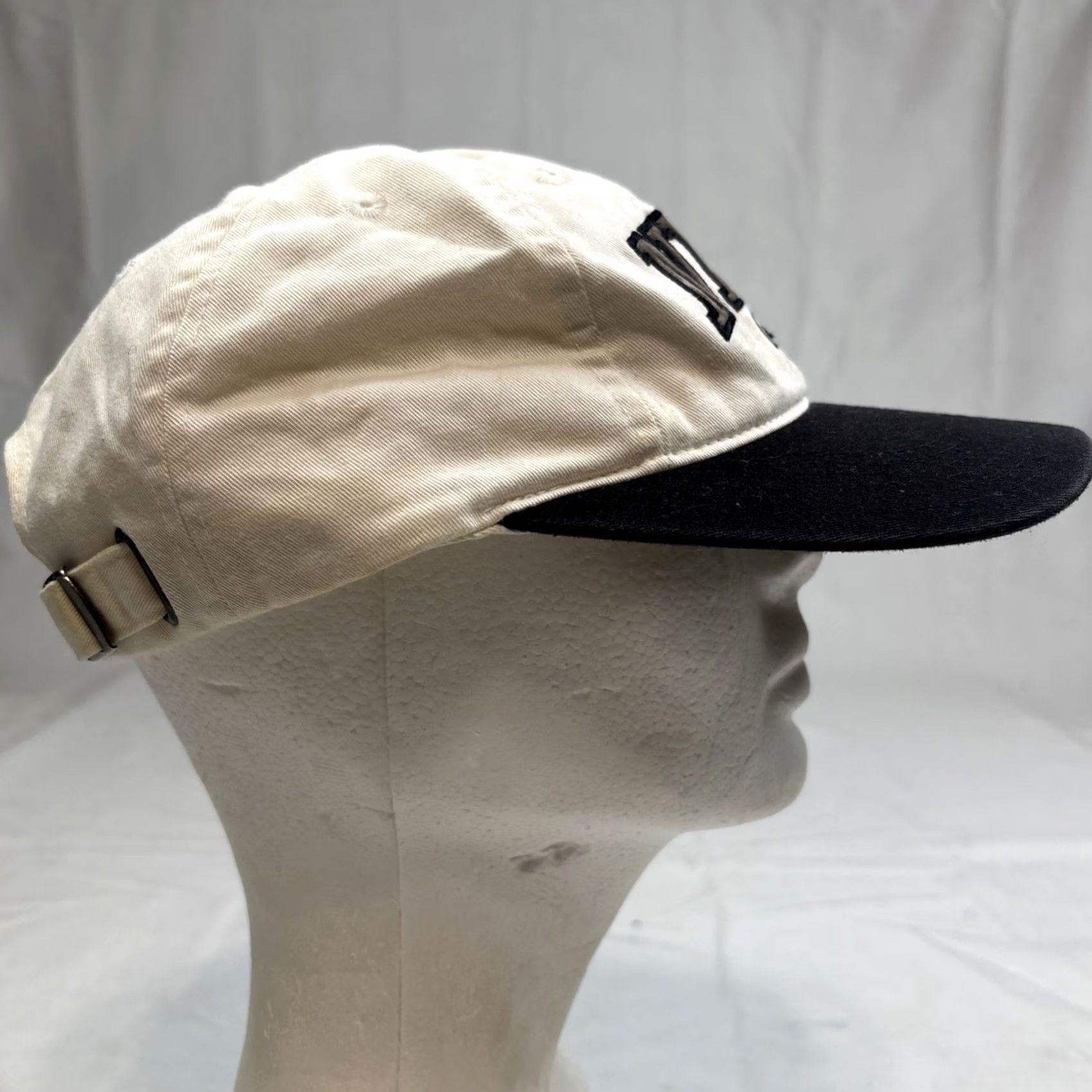 Nike VINTAGE Nike Baseball Cap White Blue Brim Black Tag Strap Back 90s Streetwear Mens One Size White Size ONE SIZE - 4 Thumbnail