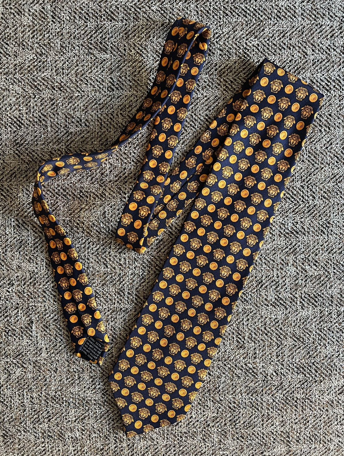 Versace × Vintage Vintage Gianni Versace Golden Medusa Monogram Silk Tie Size ONE SIZE - 1 Thumbnail