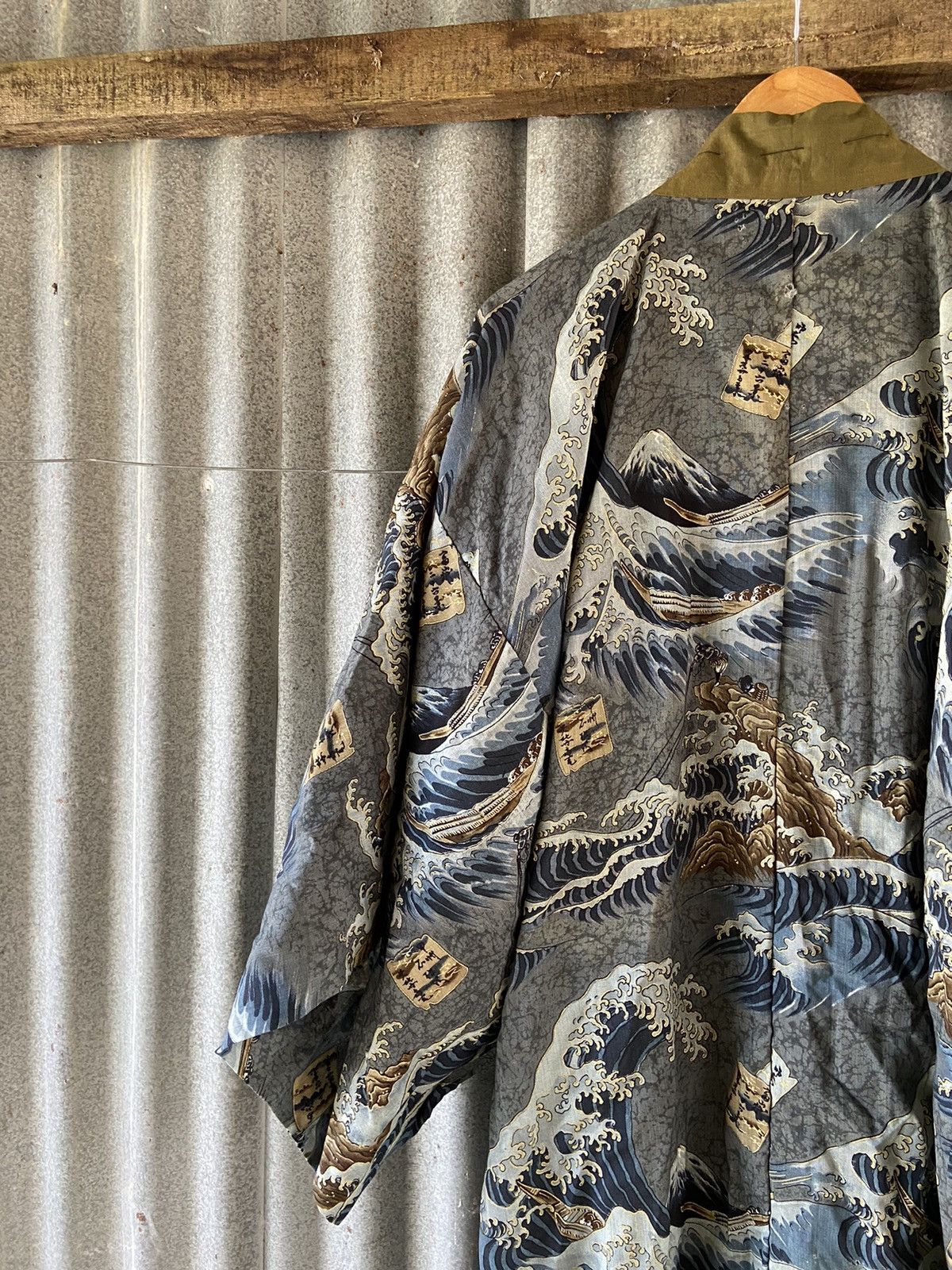 Komono Vintage Japanese Kimono Robe Great Wave Hokusai Yukata Haori Size US M / EU 48-50 / 2 - 6 Thumbnail