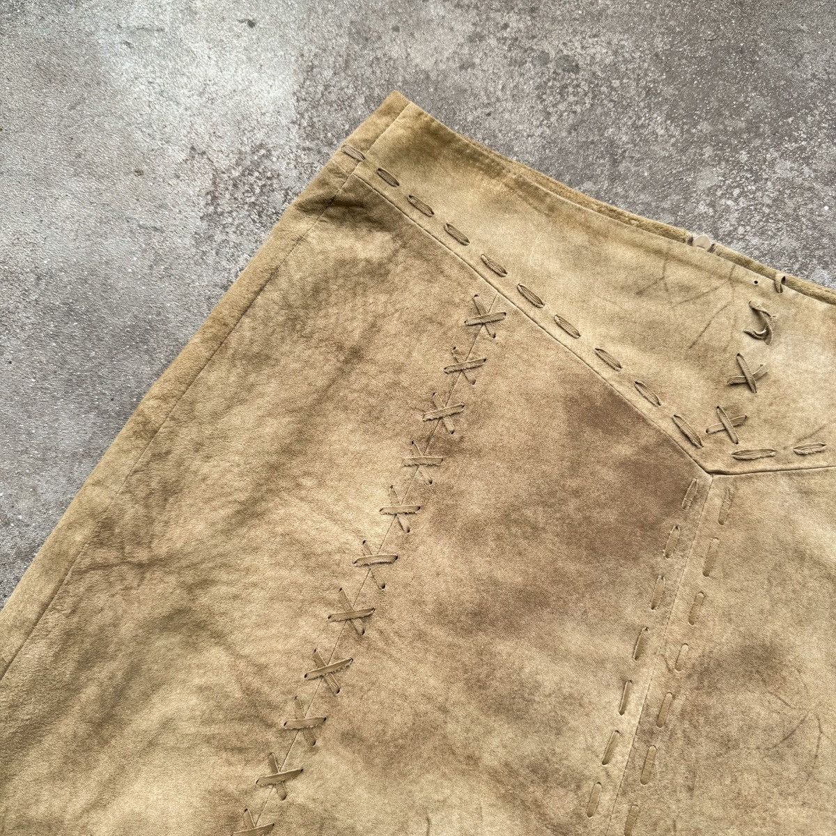 Morgan De Toi Moran de Toi Vintage Suede Leather Skirt (Bella Hadid owned) Size 26" / US 2 / IT 38 - 4 Thumbnail