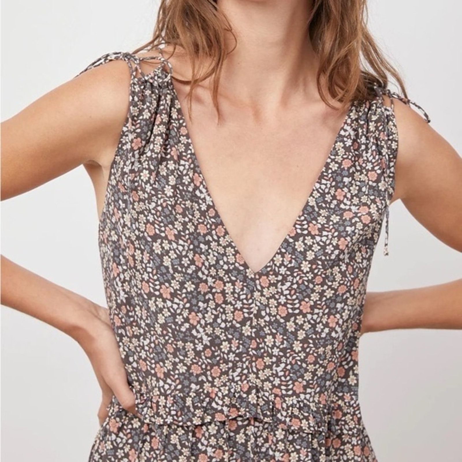 Rails Rails Janelle Floral VNeck Tiered Mini Dress Womens Medium Size M / US 6-8 / IT 42-44 - 2 Thumbnail