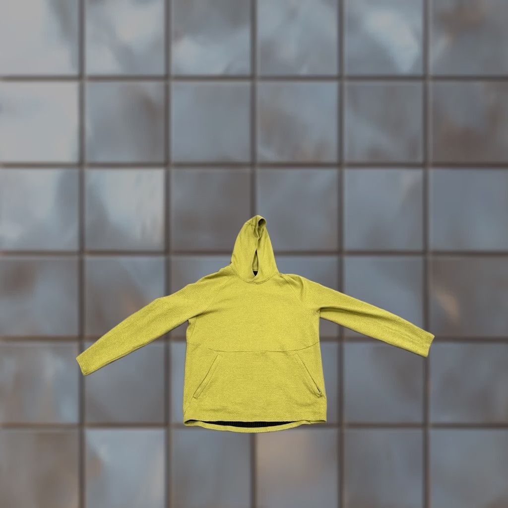 Lululemon Lululemon Hoodie Mens Large Lululemon At Ease Performance Sweatshirt Textured Hooded Pockets Lightweight Green Yellow Size US L / EU 52-54 / 3 - 1 Thumbnail