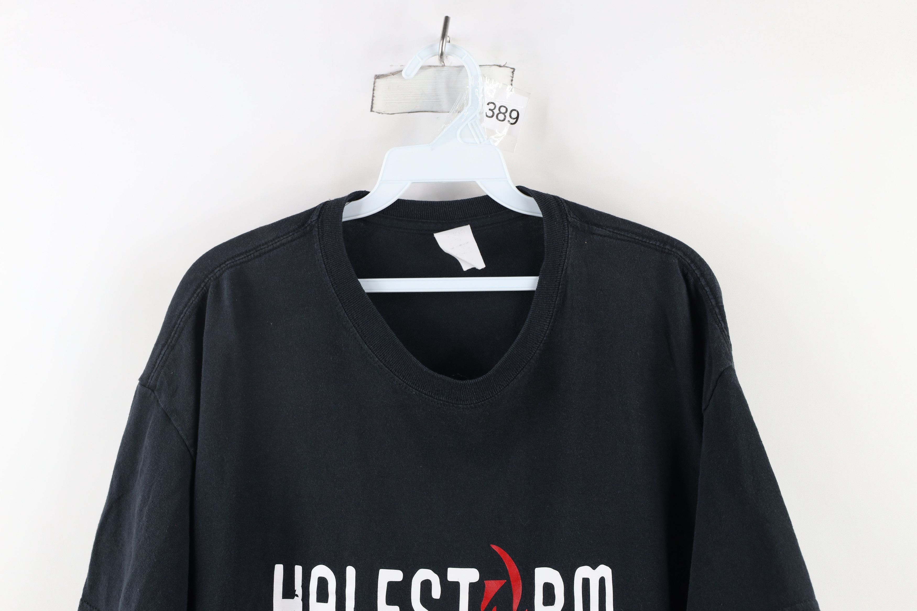 Vintage Vintage Streetwear Spell Out Halestorm Band T-Shirt Black Size US XL / EU 56 / 4 - 2 Thumbnail