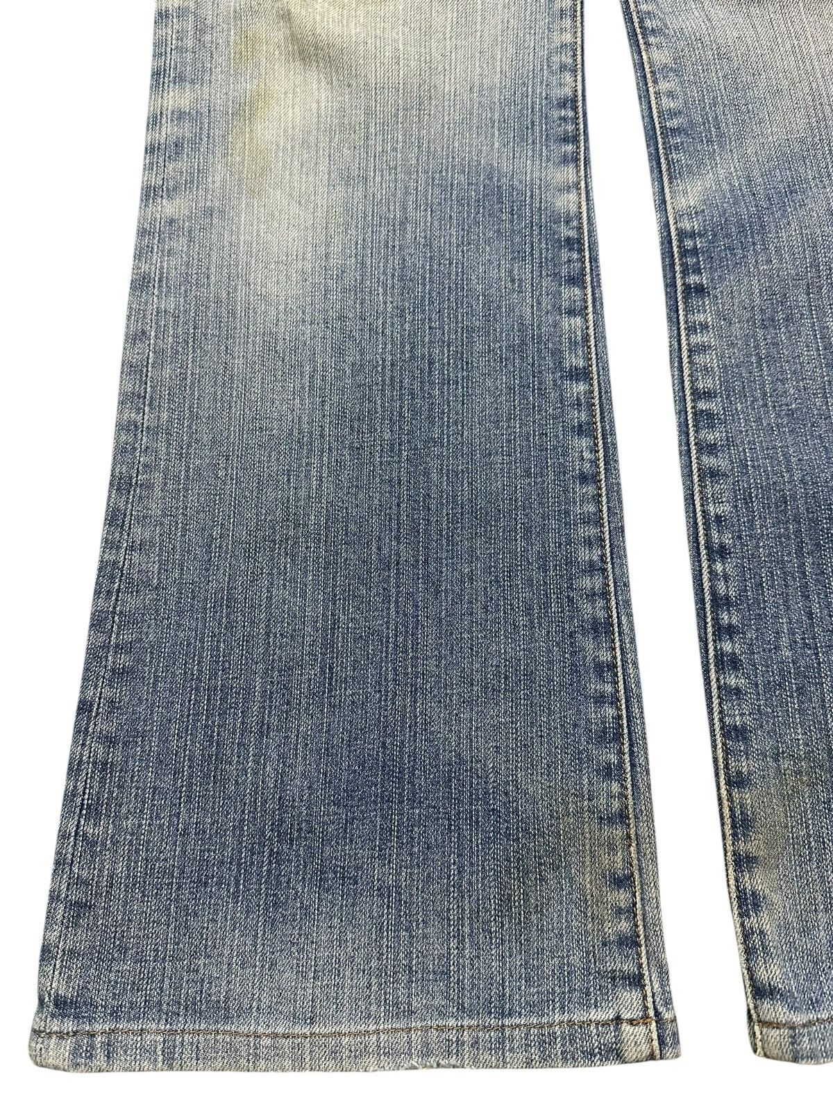 Uniqlo Vintage Japanese Uniqlo Blue Faded Wash Style Wide Leg Jeans Size US 28 / EU 44 - 7 Thumbnail