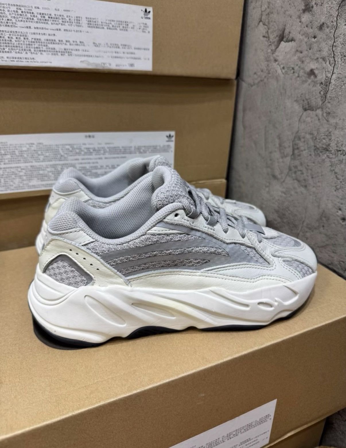 Adidas Adidas Yeezy 700 V2 Static K37 Size US 8 / IT 38 - 1 Thumbnail