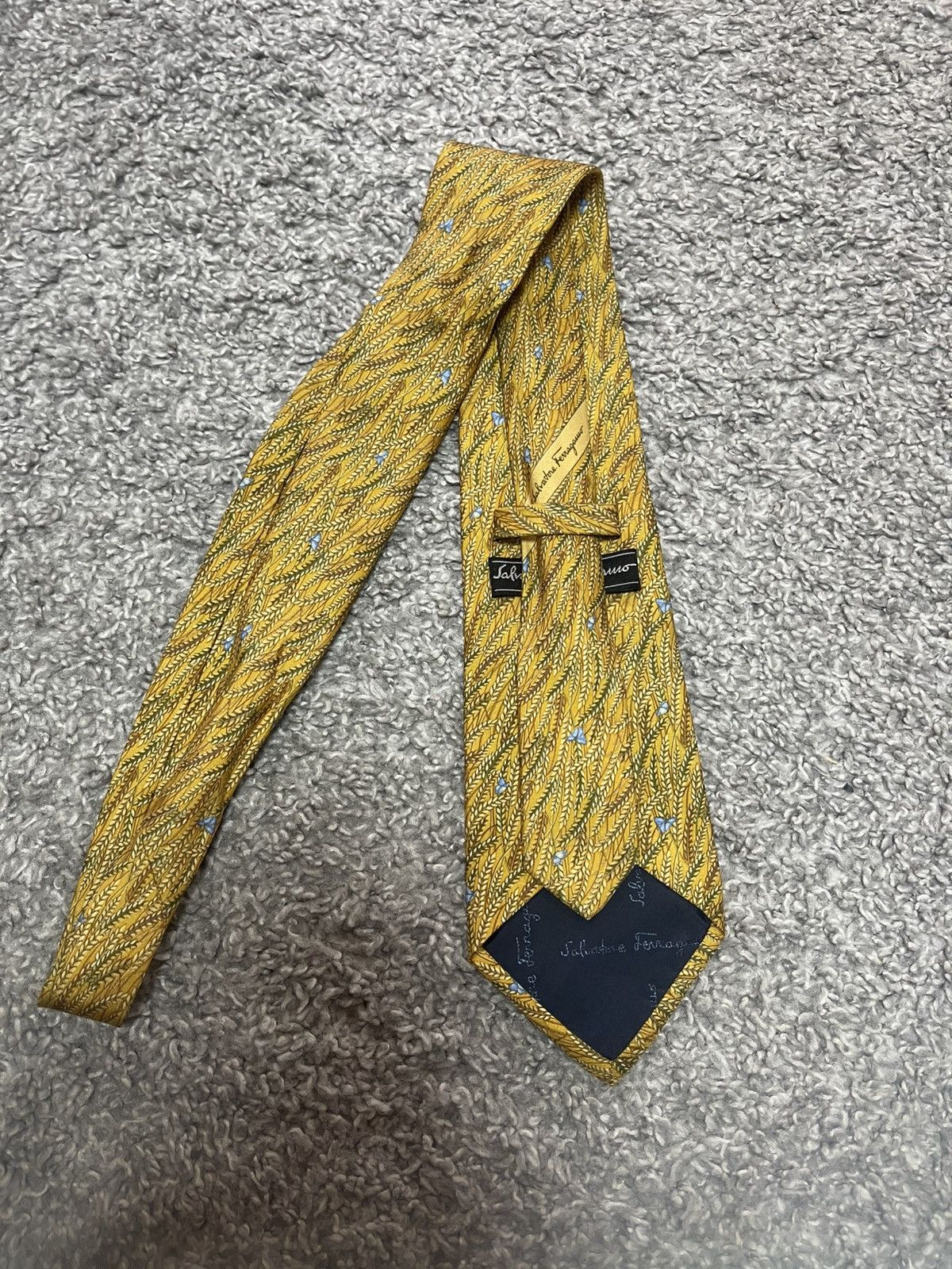 Salvatore Ferragamo × Vintage SALVATORE FERRAGAMO FLORAL ALL OVER PRINT SILK ITALY VINTAGE Size ONE SIZE - 3 Thumbnail