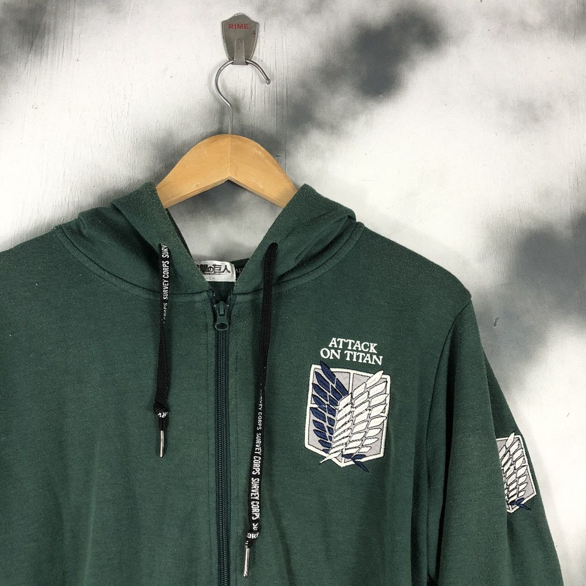 Anime × Japanese Brand ATACK ON TITAN EMBROIDERED LOGO HOODED Size US L / EU 52-54 / 3 - 3 Thumbnail