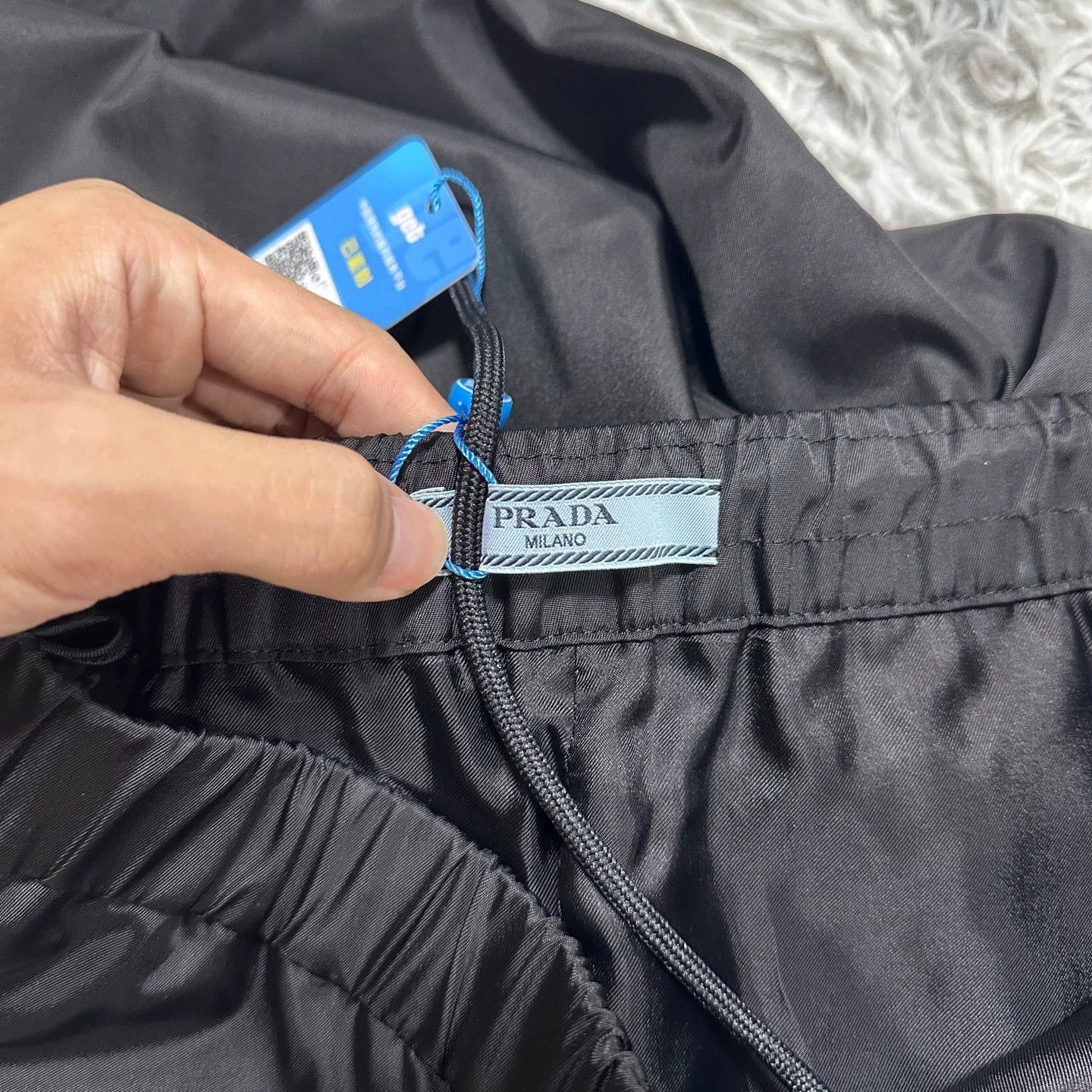 Prada prada black side zipper nylon pants Size US 28 / EU 44 - 4 Thumbnail
