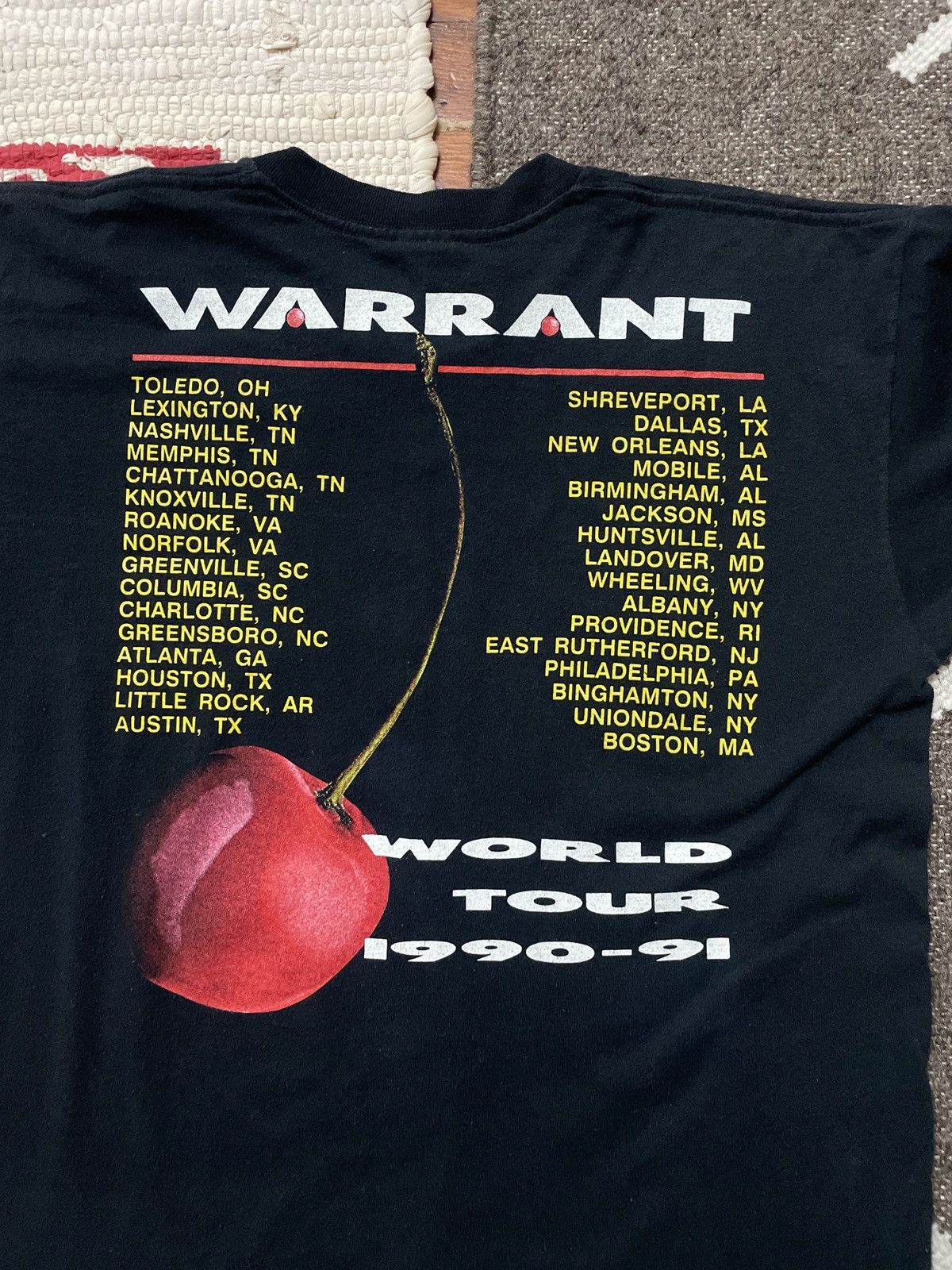 Band Tees 1991 WARRANT BAND WORLD TOUR SHIRT Size US L / EU 52-54 / 3 - 8 Thumbnail