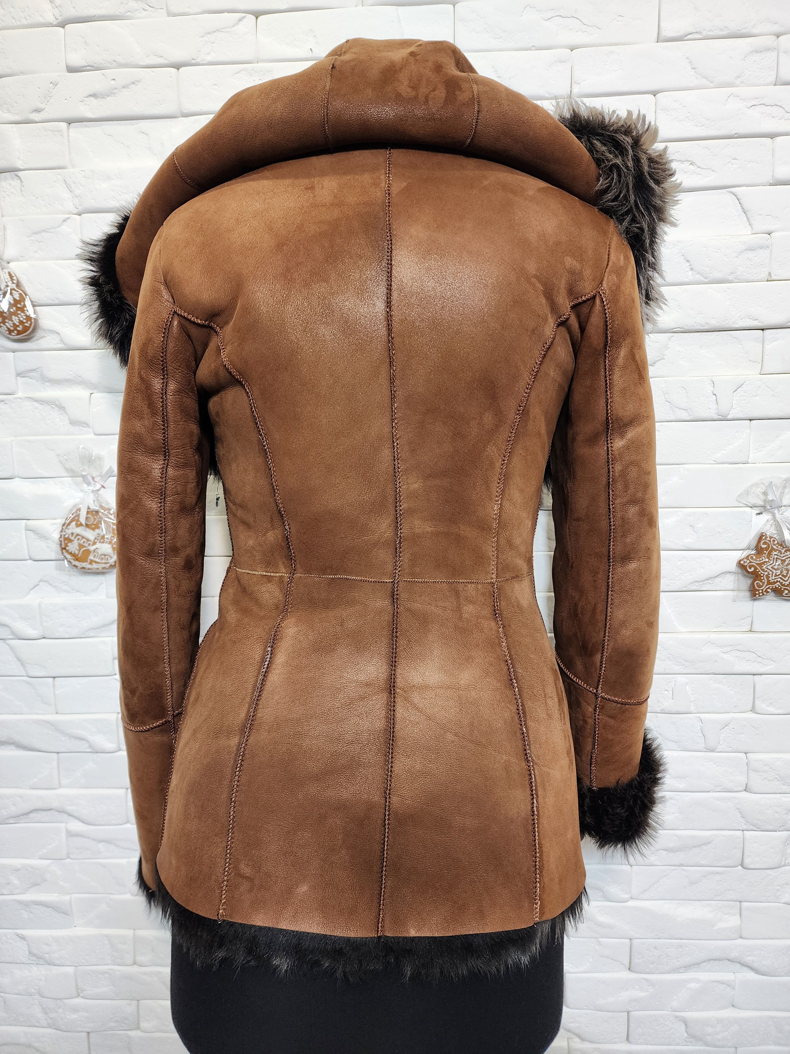 Uniqlo Brown Sheepskin Coat: Genuine Fur Hood, Metal Zipper. Size M / US 6-8 / IT 42-44 - 5 Thumbnail
