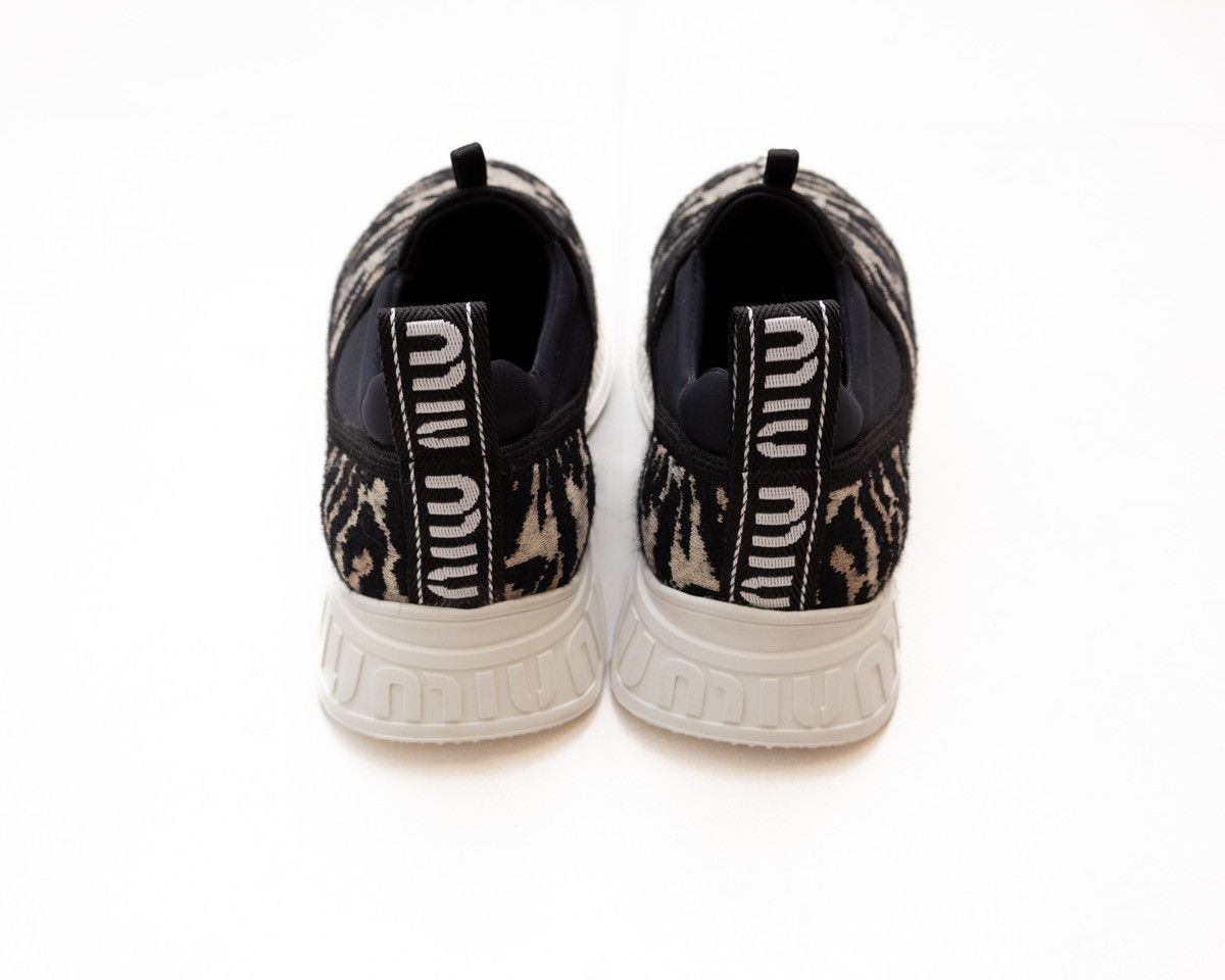 Miu Miu 830$MRP MIU MIU Women's Run Logo Sneakers SZ:EU:37/US:7 Size US 7 / IT 37 - 5 Thumbnail